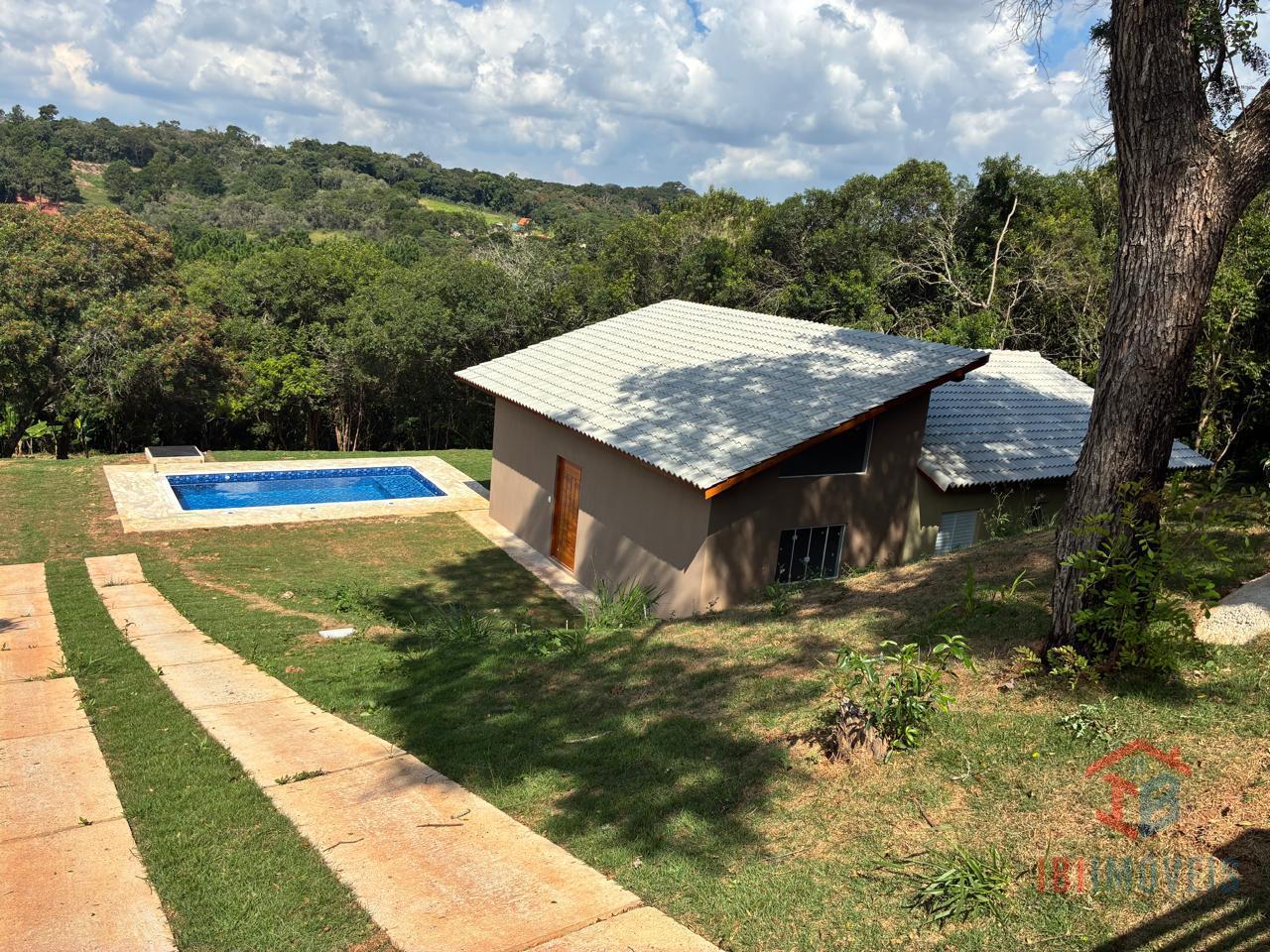 Chácara nova, moderna a venda na cidade de Ibiúna SP.