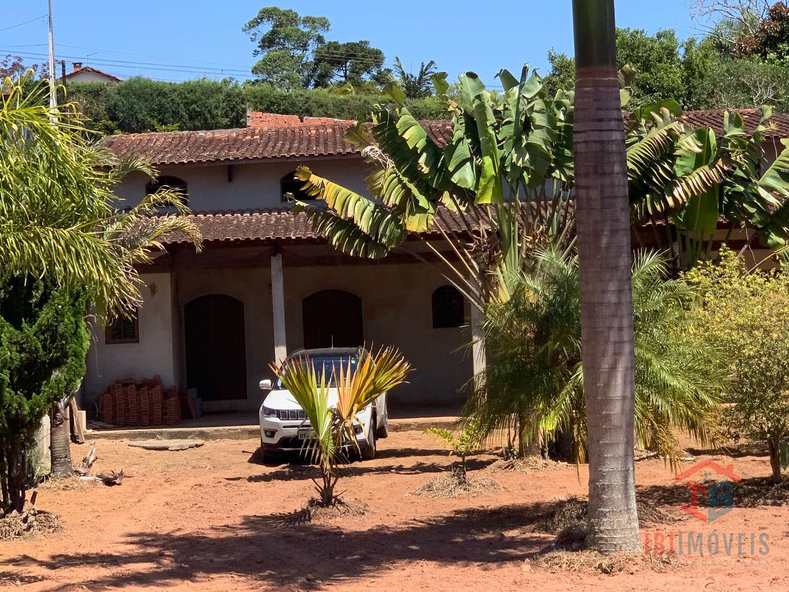 Linda Chácara à Venda  Em Ibiúna  SP -  1800 m2 de  Conforto, ...