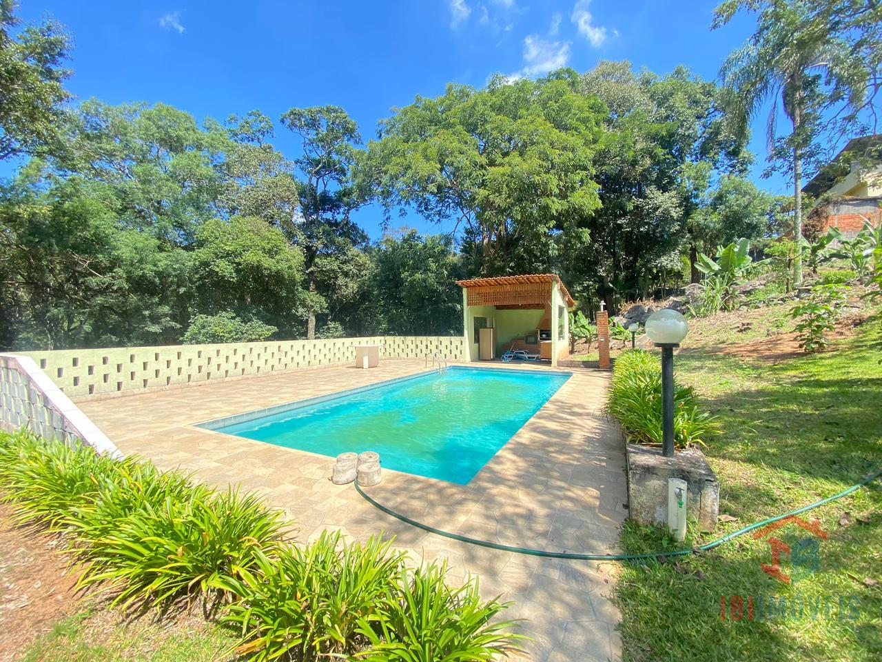 Lindo Sitio a venda com piscinas e nascente em IBIUNA - SP