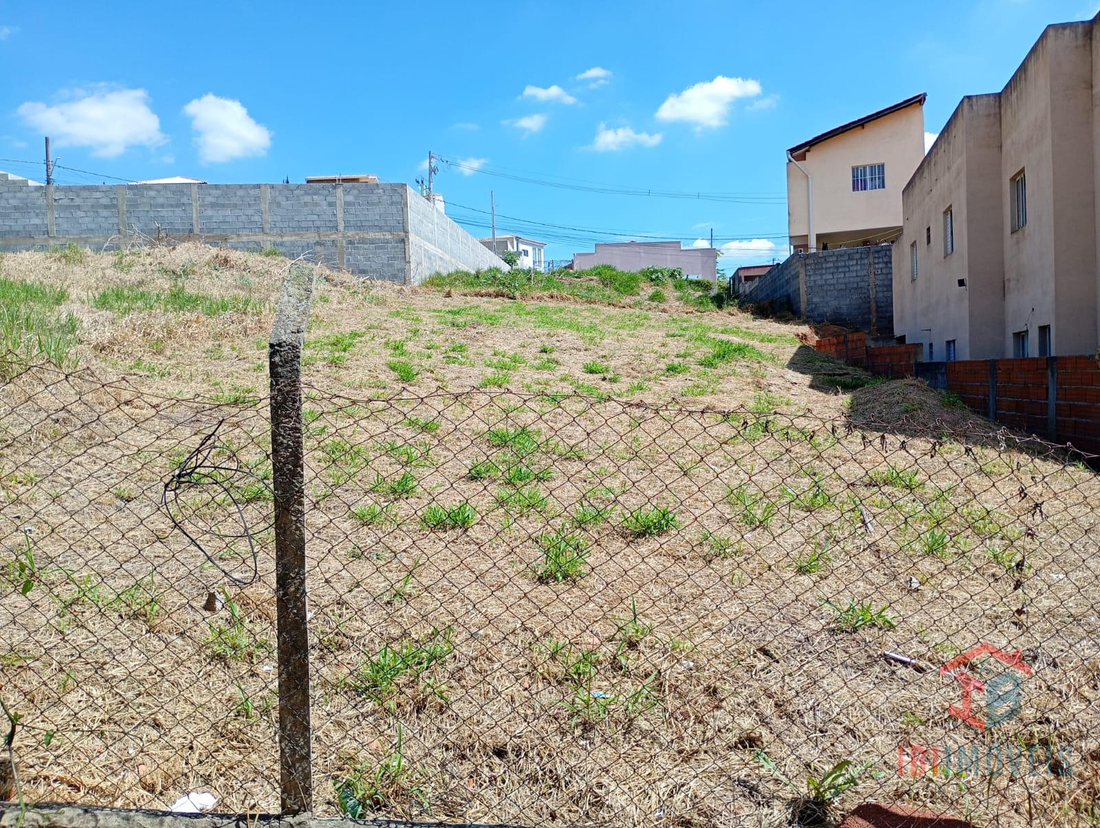 Terreno a venda no centro da cidade de Ibiúna SP.