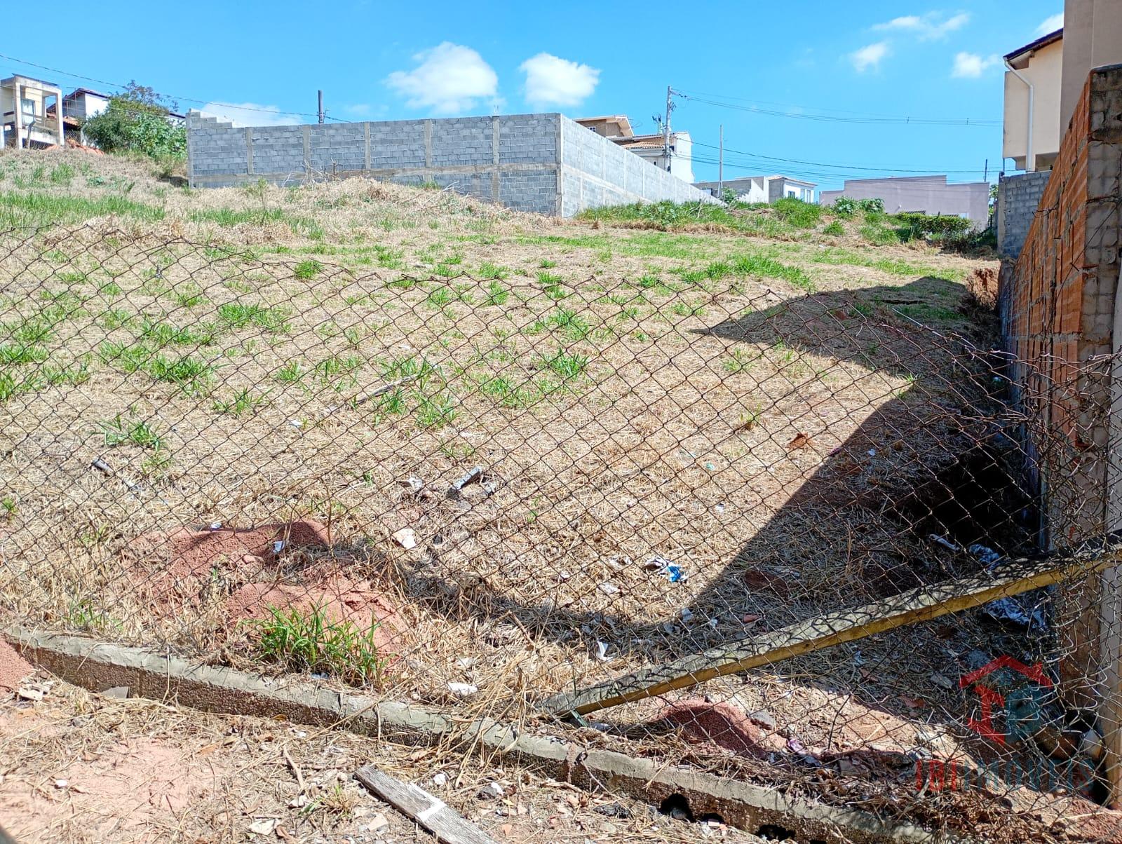 Terreno a venda no centro da cidade de Ibiúna SP.
