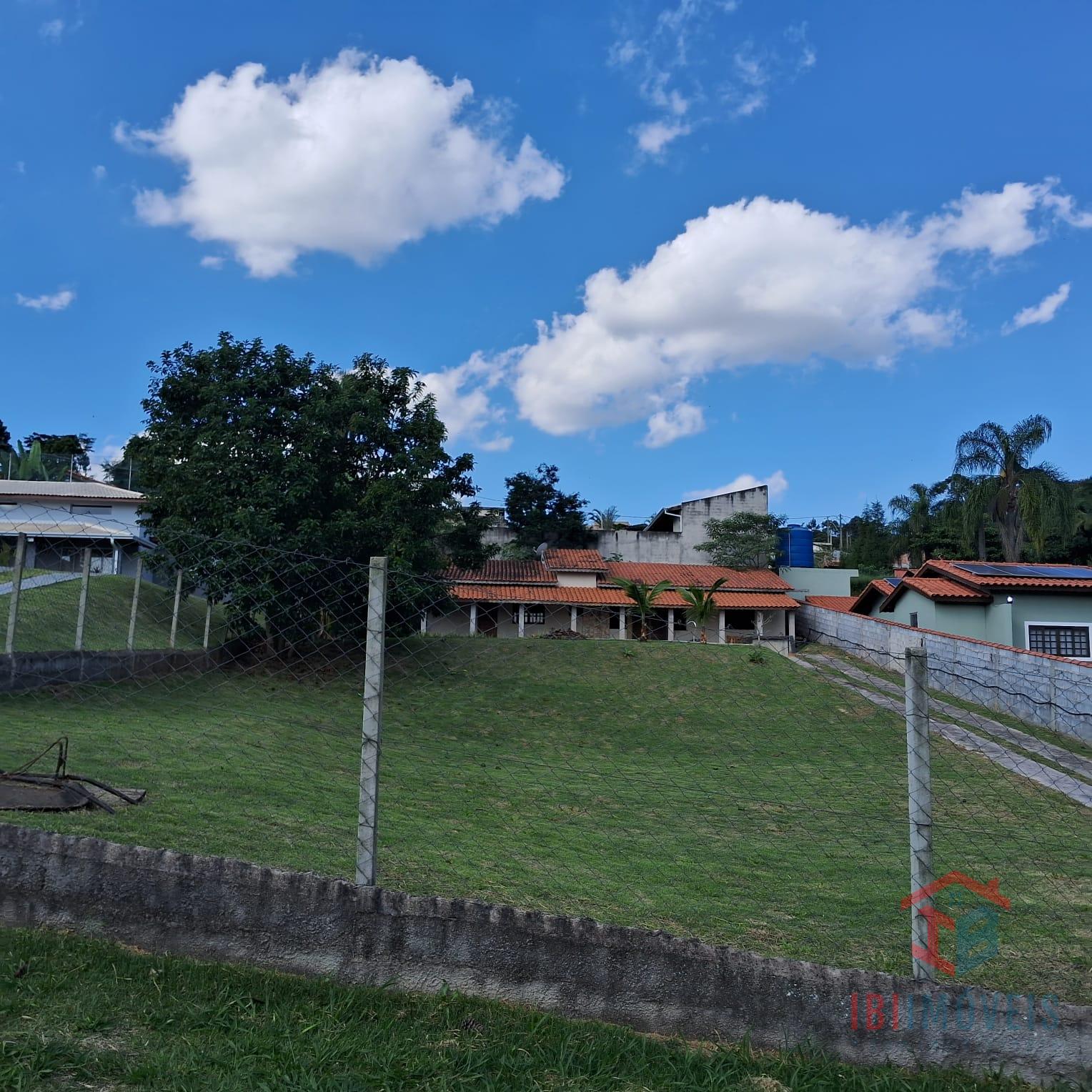 Linda Chácara à venda, em condomínio fechado, IBIUNA - SP