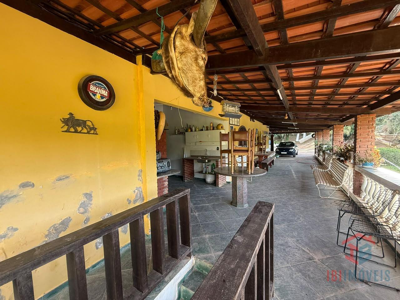 Oportunidade Única: Sítio Completo com 12.000m² e Ampla Casa Sede
