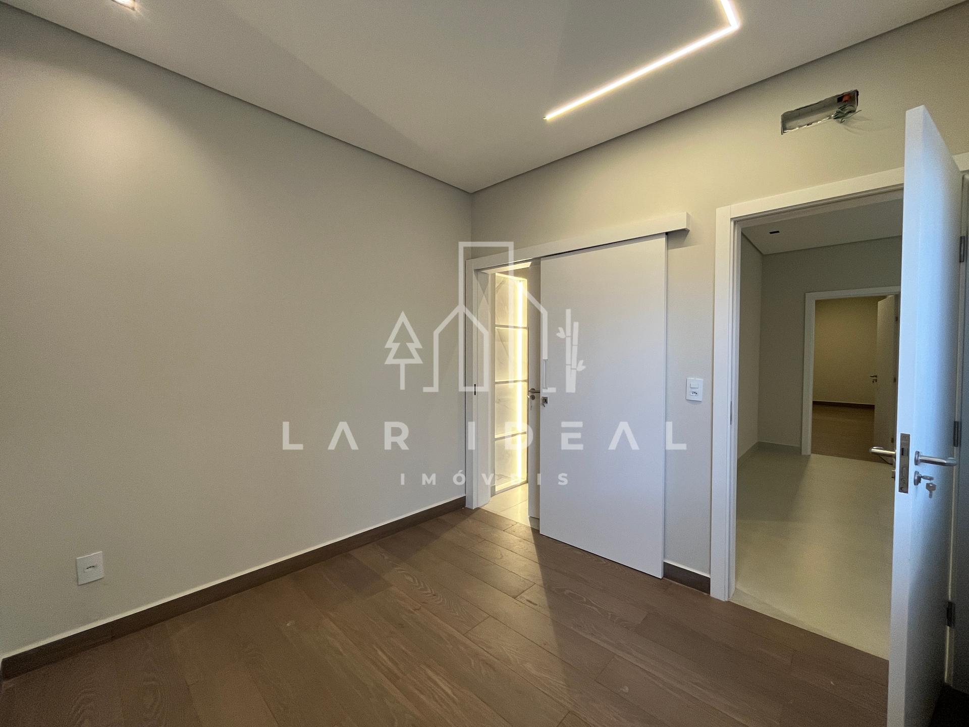 Casa no Jardim Bourbon, próximo ao Shopping Catuaí Paladium