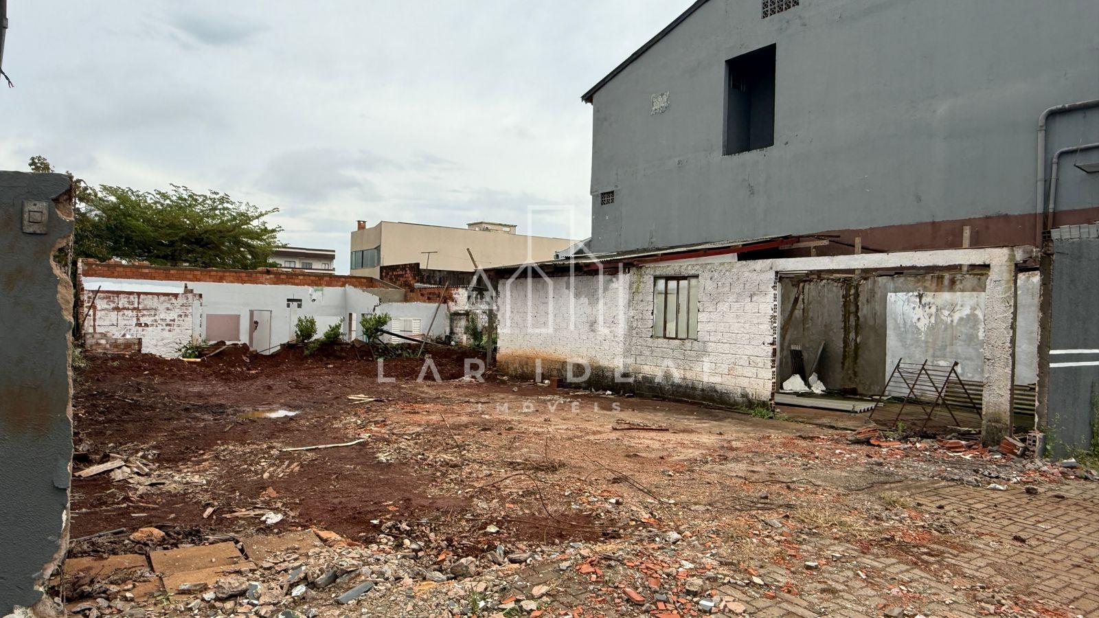 Terreno na região central perto ao Shopping JL com 384m  sendo 12,80 de frente por 30.
