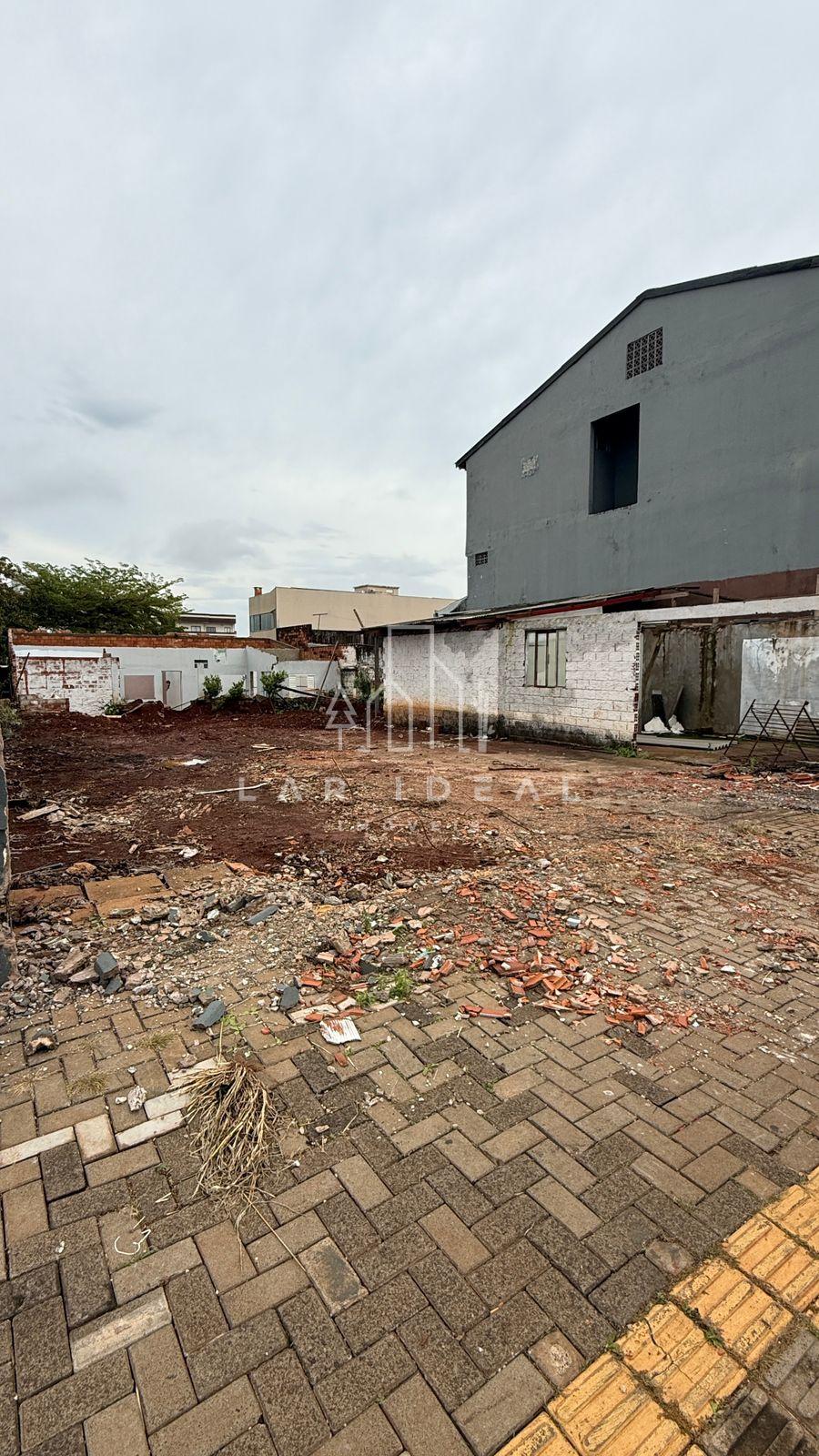 Terreno na região central perto ao Shopping JL com 384m  sendo 12,80 de frente por 30.