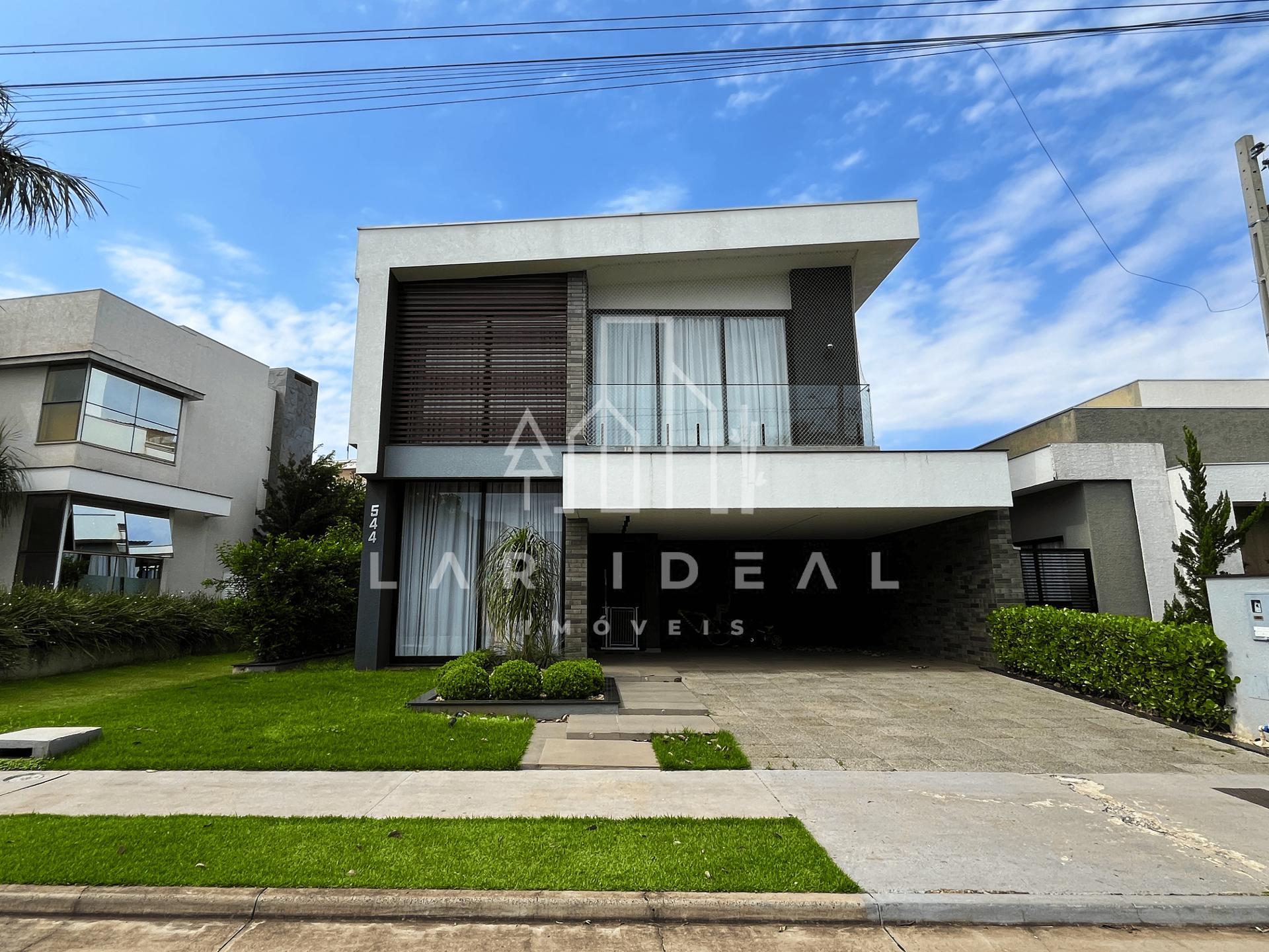 Sobrado de Luxo Semimobiliado com SPA e 3 Suítes no Condomínio Terras Alpha II