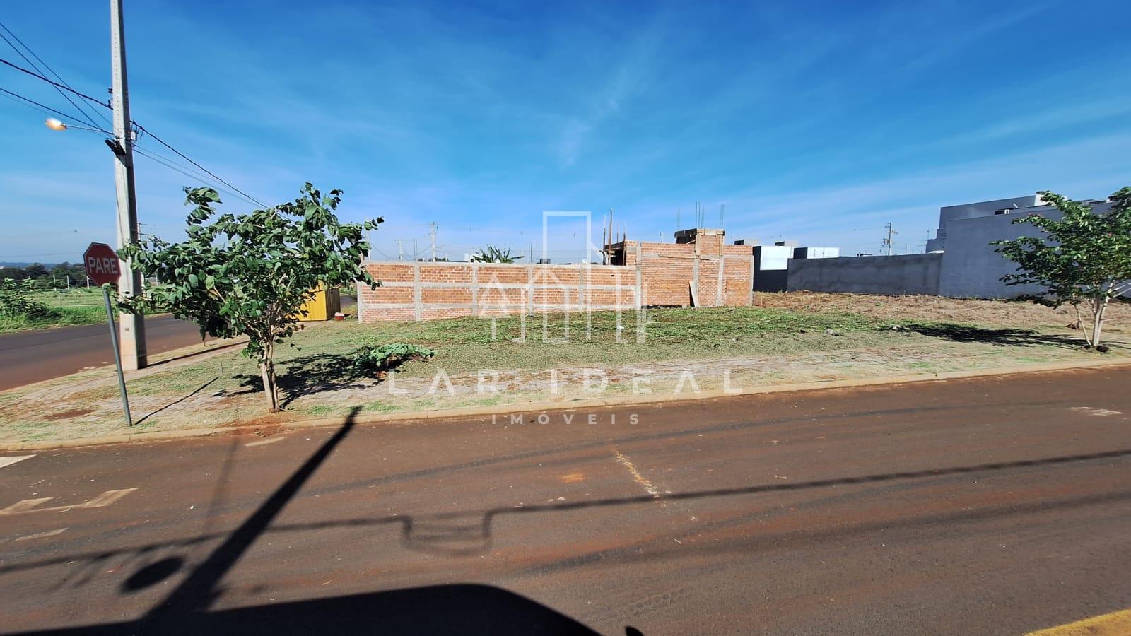 Terreno de Esquina no Dom Miguel com Parcelas no valor Aprox. de 1.522,80.