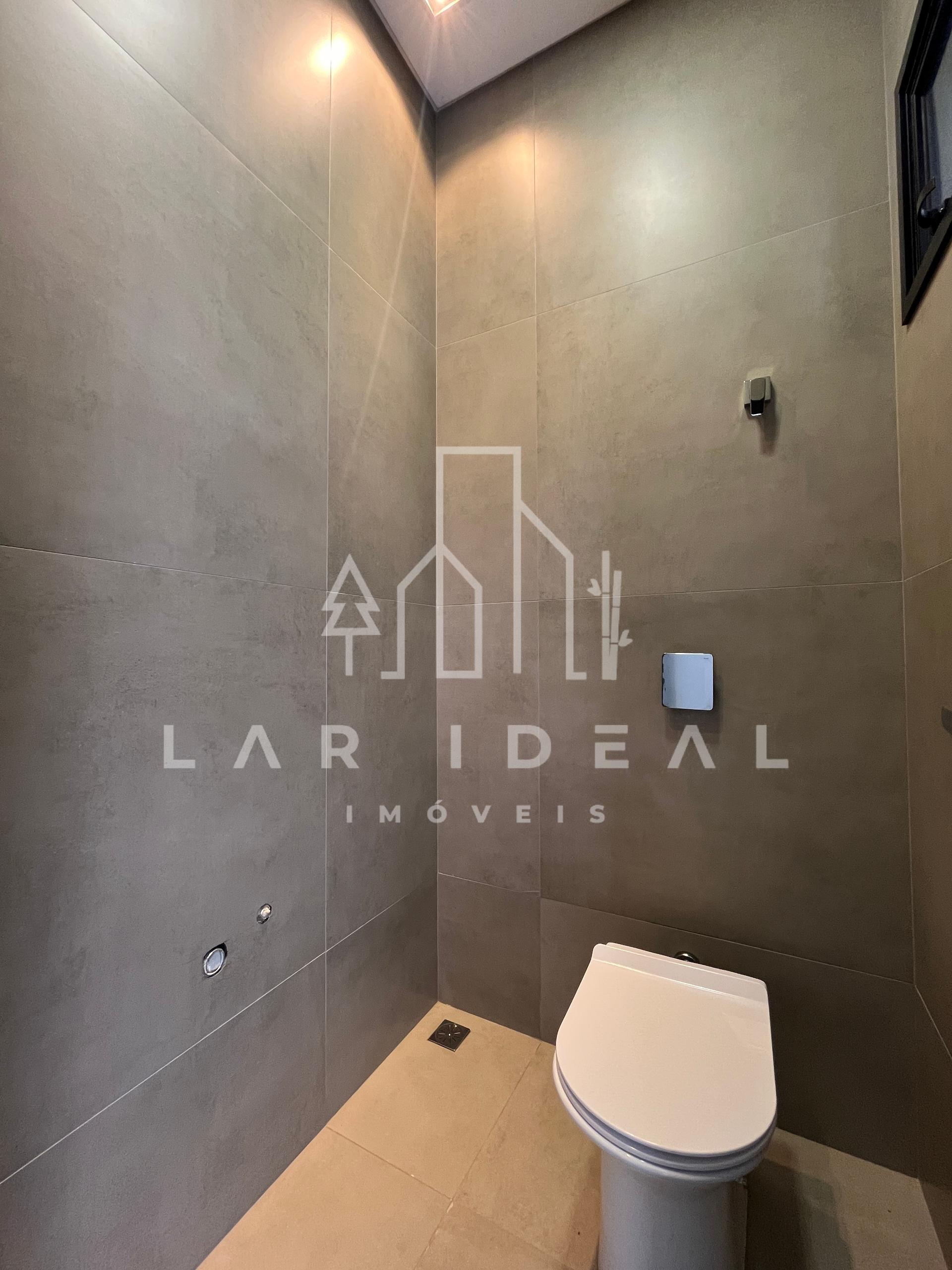 Casa no Condomínio Vila Firenze, com 03 suítes sendo uma master.