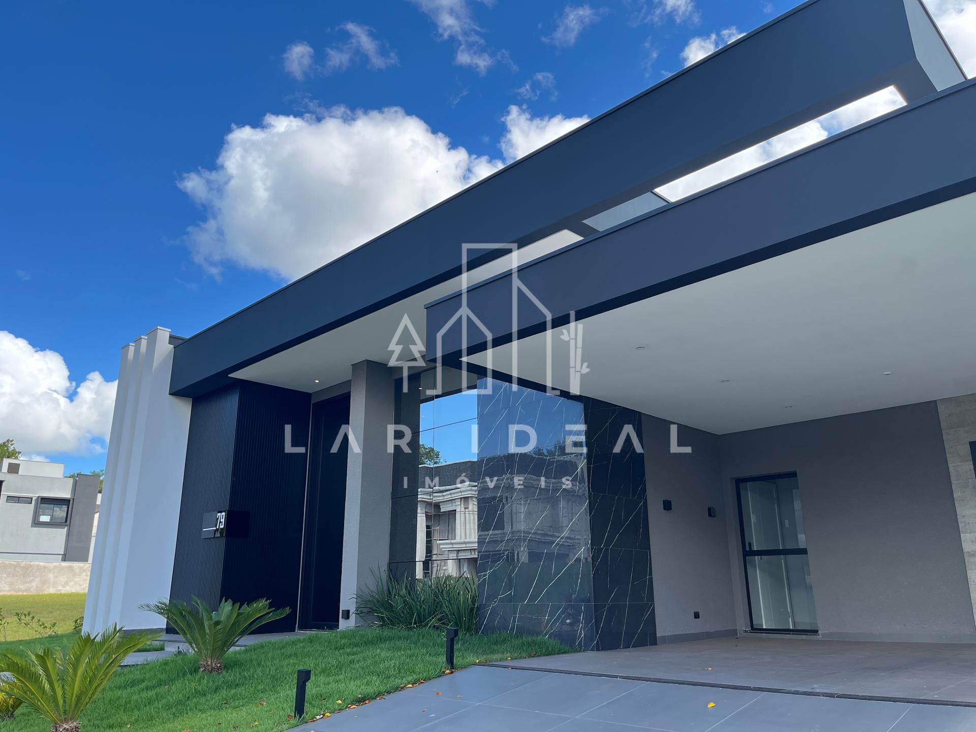 Casa de Altíssimo Padrão no Condominio Royal com 04 Suíte e Piscina com Prainha