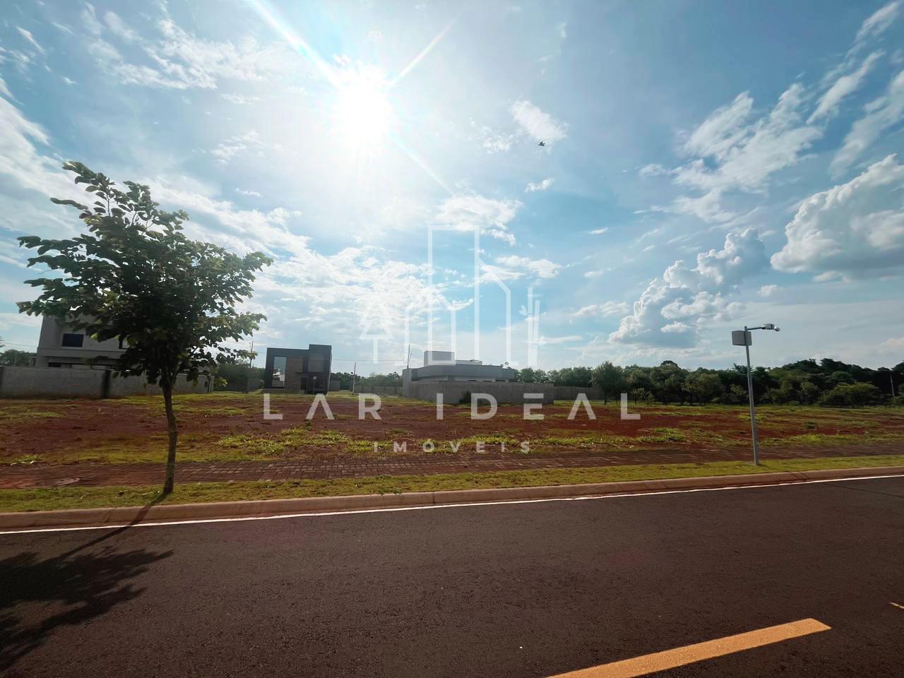 Terreno amplo com 300m² no Condomínio Iguaçu, Vila Carimã