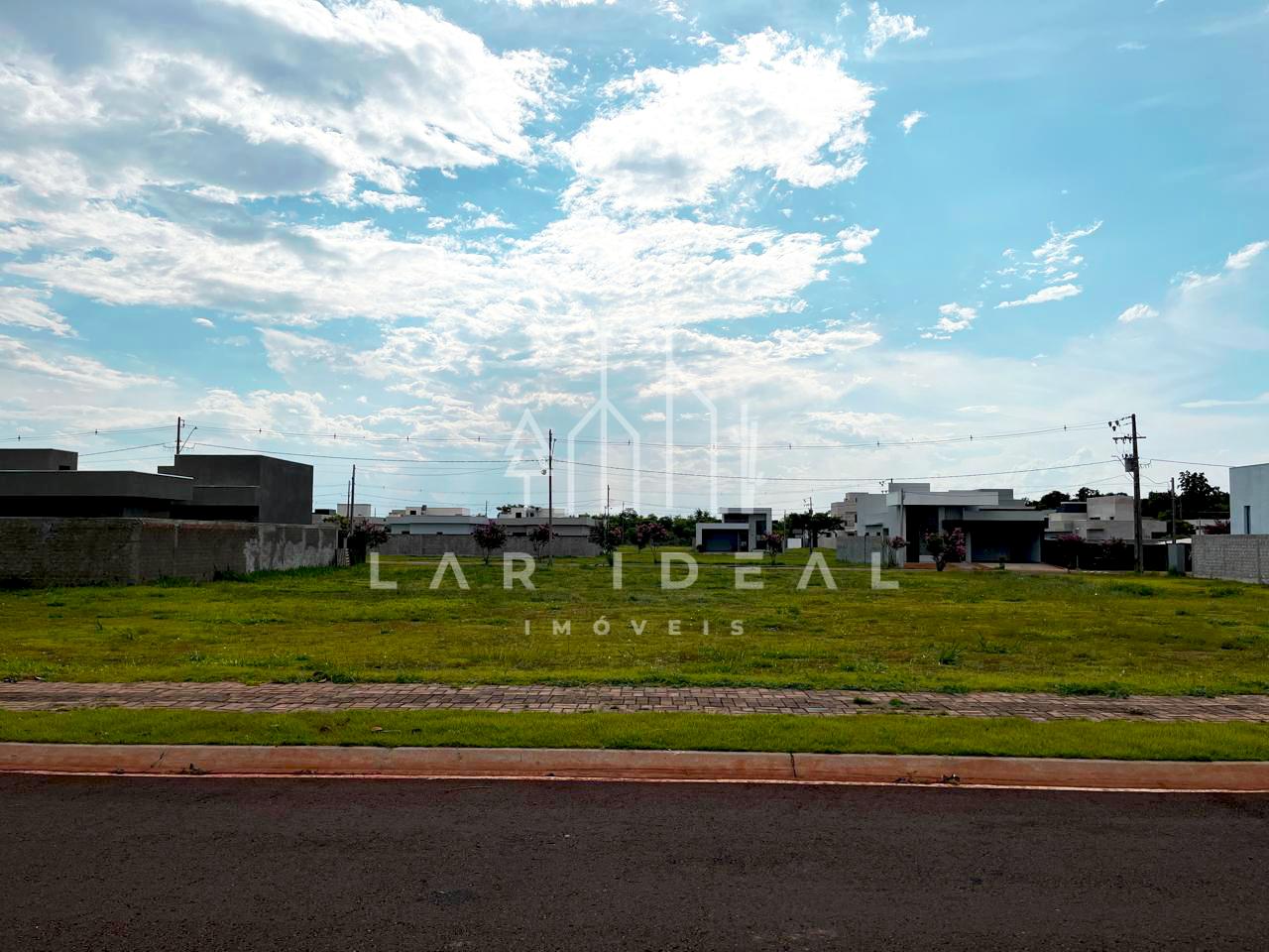 Excelente Terreno com 300m² no Condomínio Iguaçu, com fácil acesso Av. das Cataratas