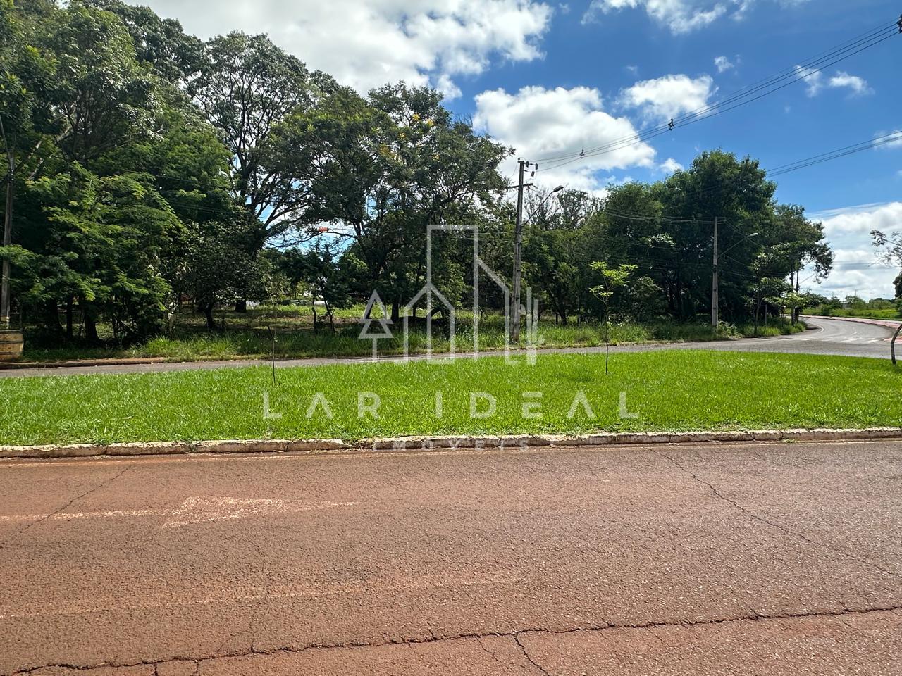 Oportunidade Única - Prédio com 7.000m  construído, em área com 14.406,79m  Próx. a Rodoviaria