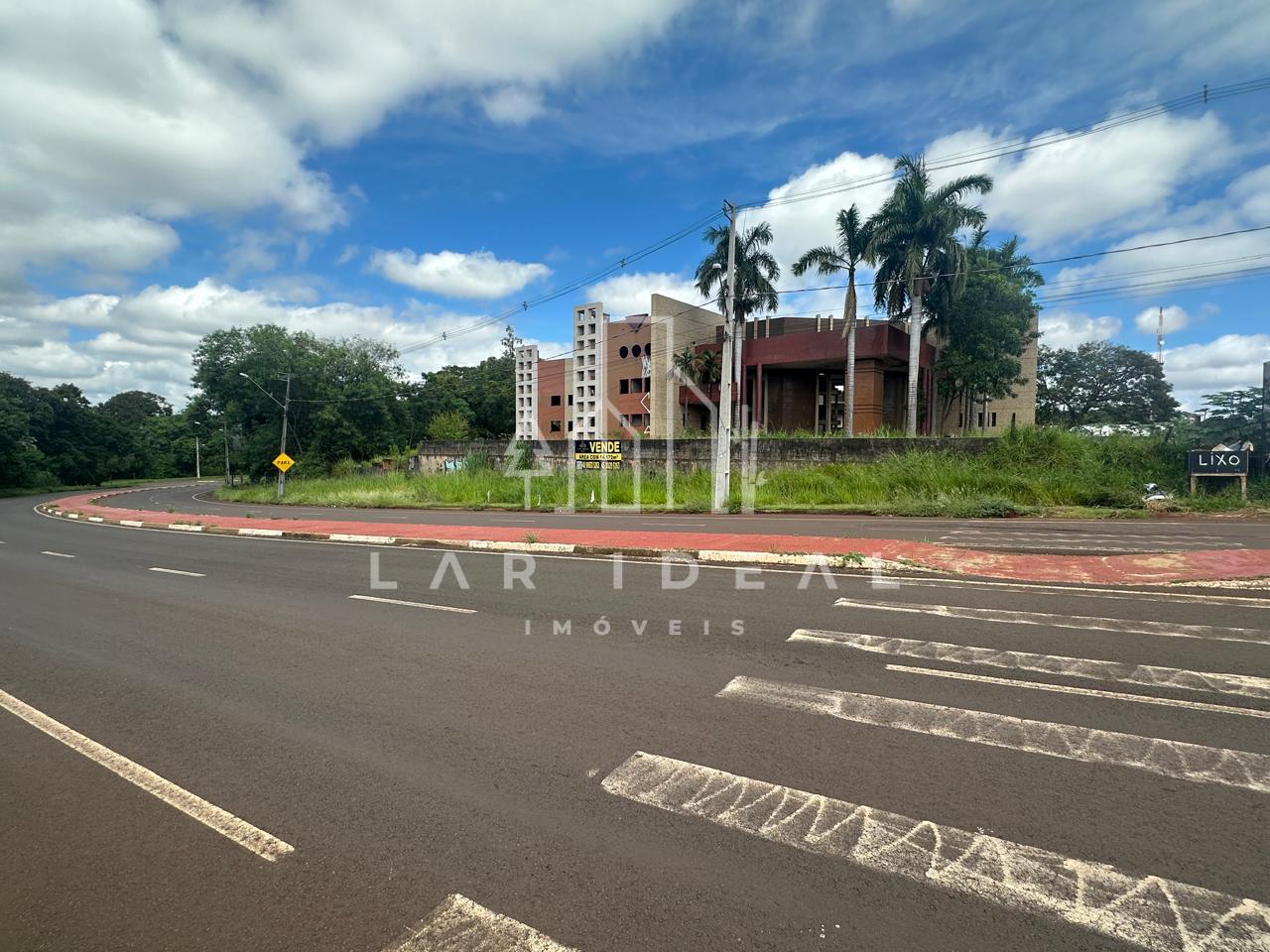 Oportunidade Única - Prédio com 7.000m  construído, em área com 14.406,79m  Próx. a Rodoviaria