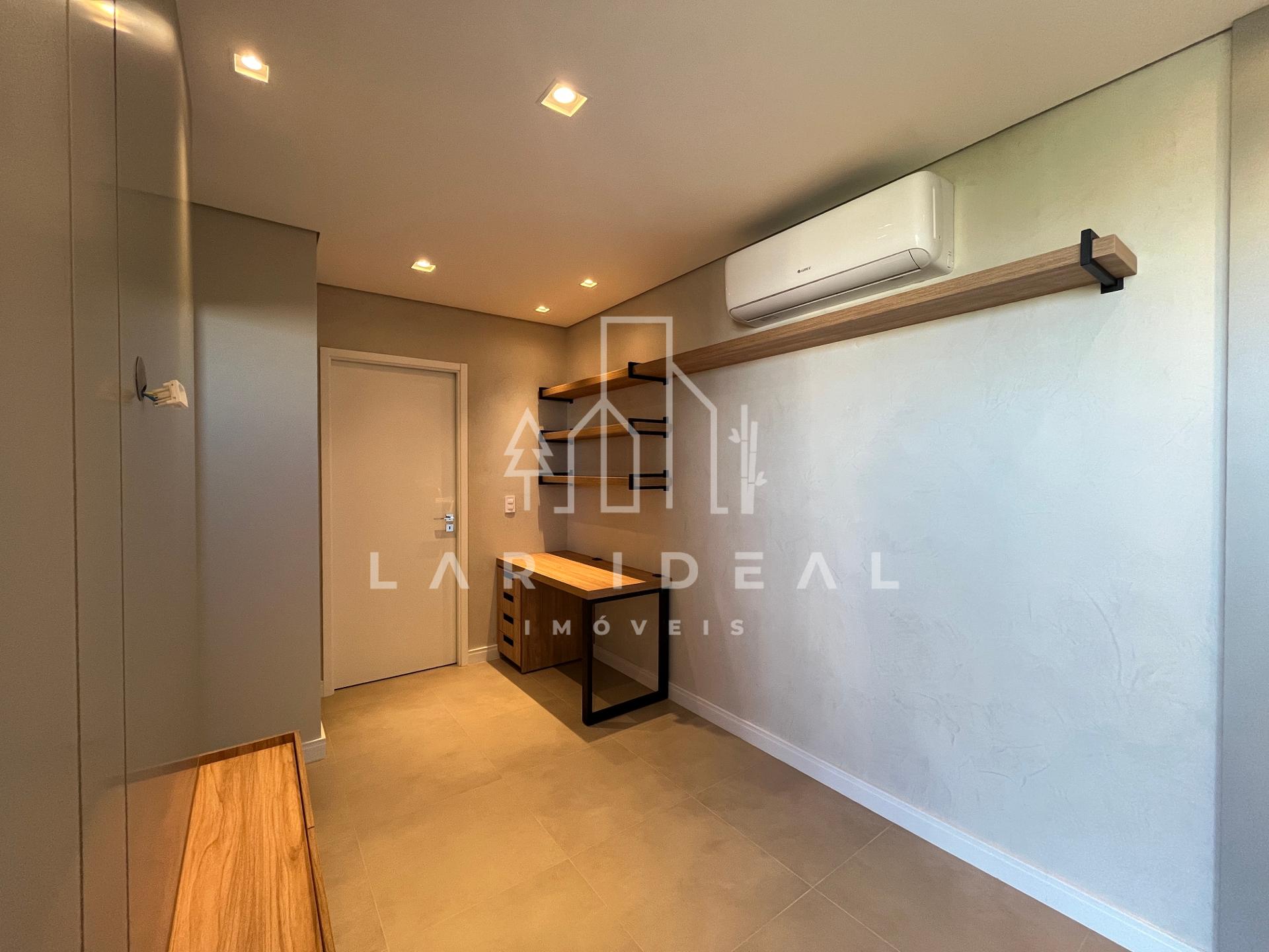 Apartamento Semimobiliado com 1 Suíte, próx. ao Fórum, no Edificio Villa Fomm