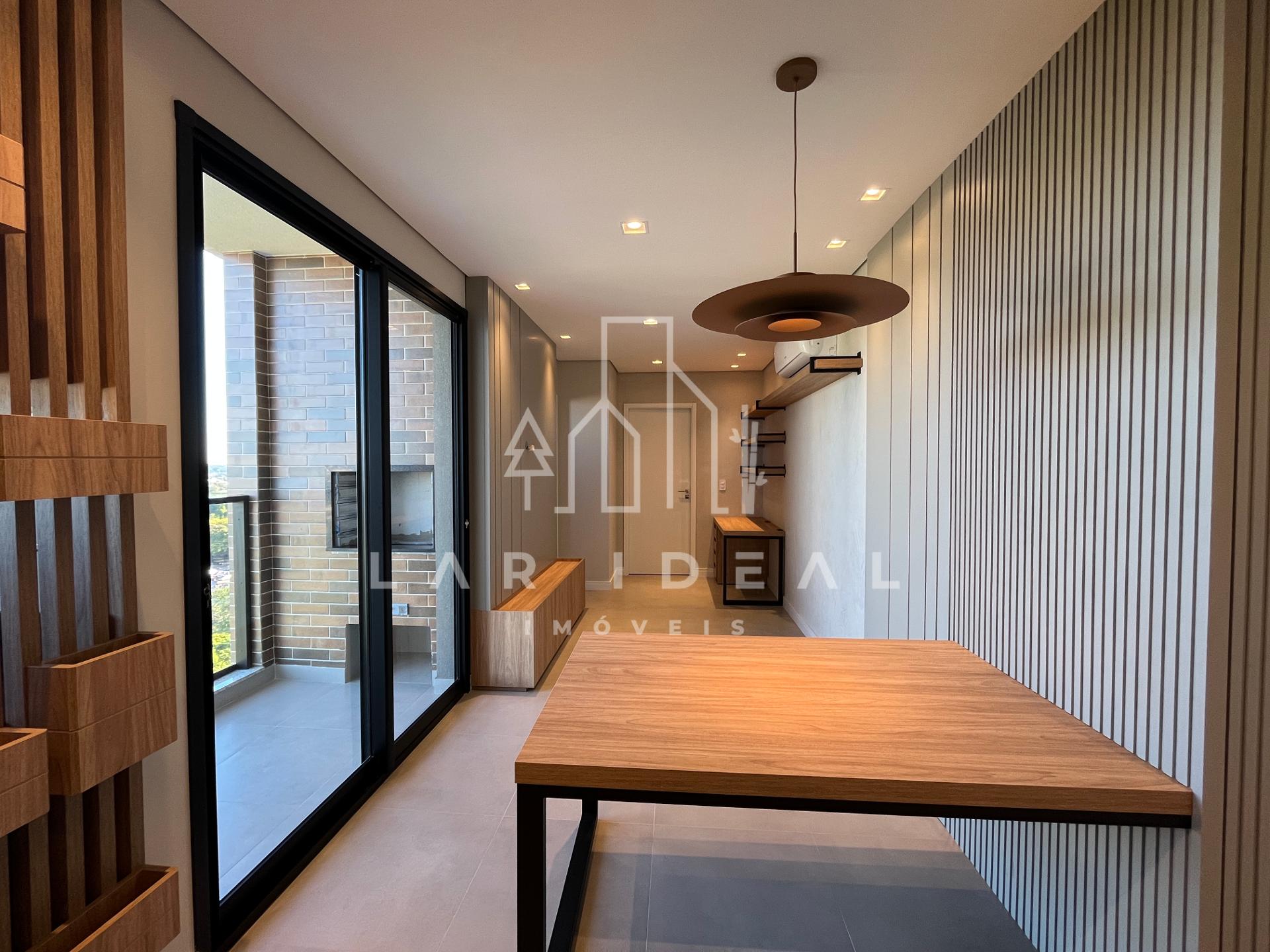 Apartamento Semimobiliado com 1 Suíte, próx. ao Fórum, no Edificio Villa Fomm