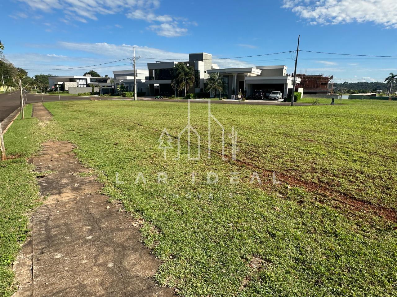 Terreno com 713m  no Condomínio Royal Boulevard - Fase 02