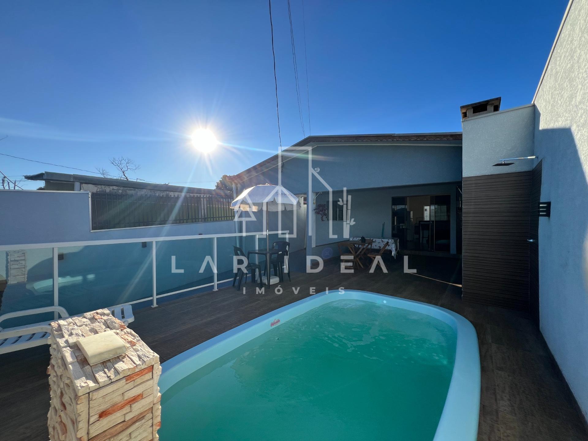 Casa mobiliada, com piscina, churrasqueira e 2 quartos na Vila Adriana