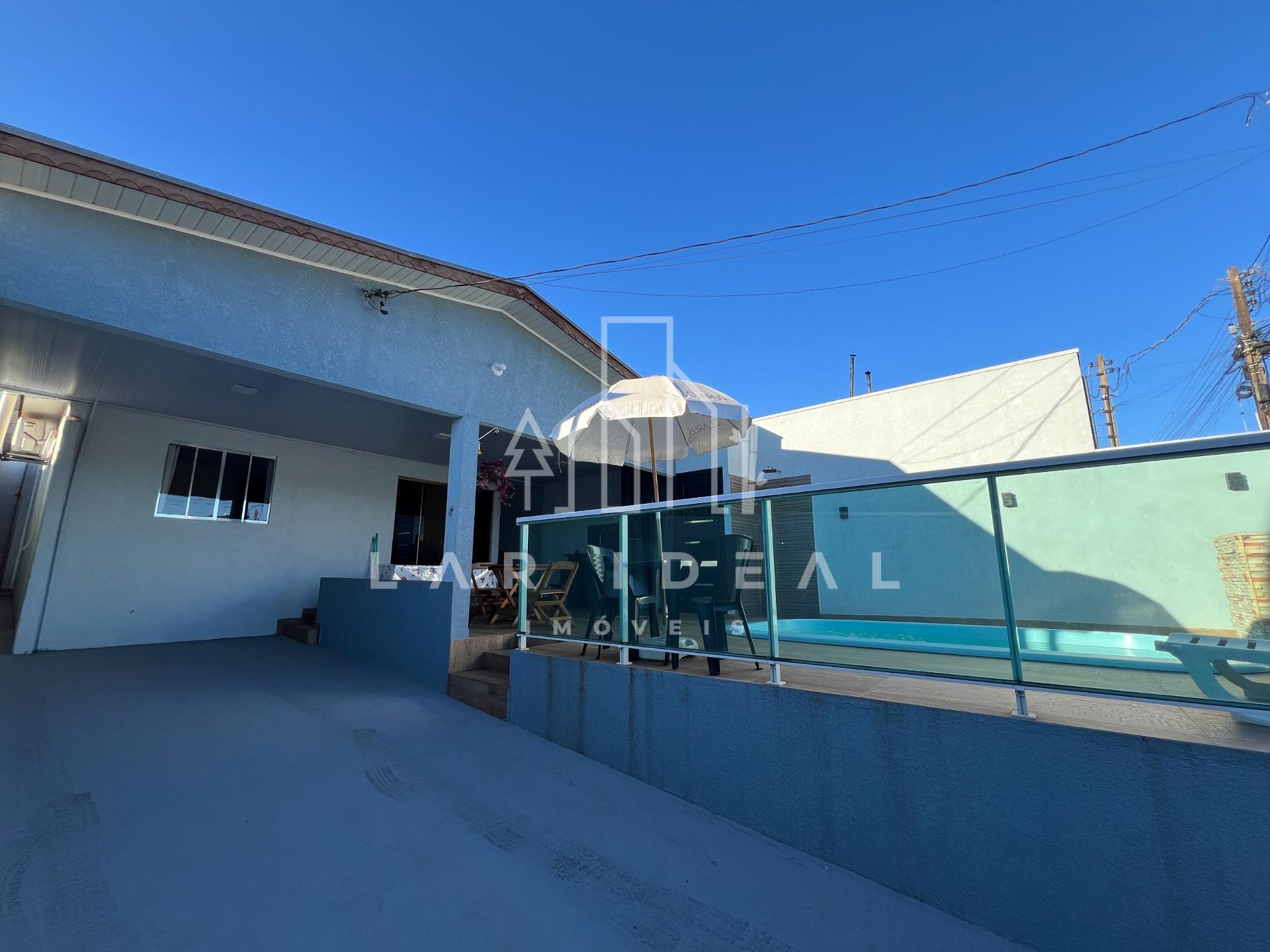 Casa mobiliada, com piscina, churrasqueira e 2 quartos na Vila Adriana