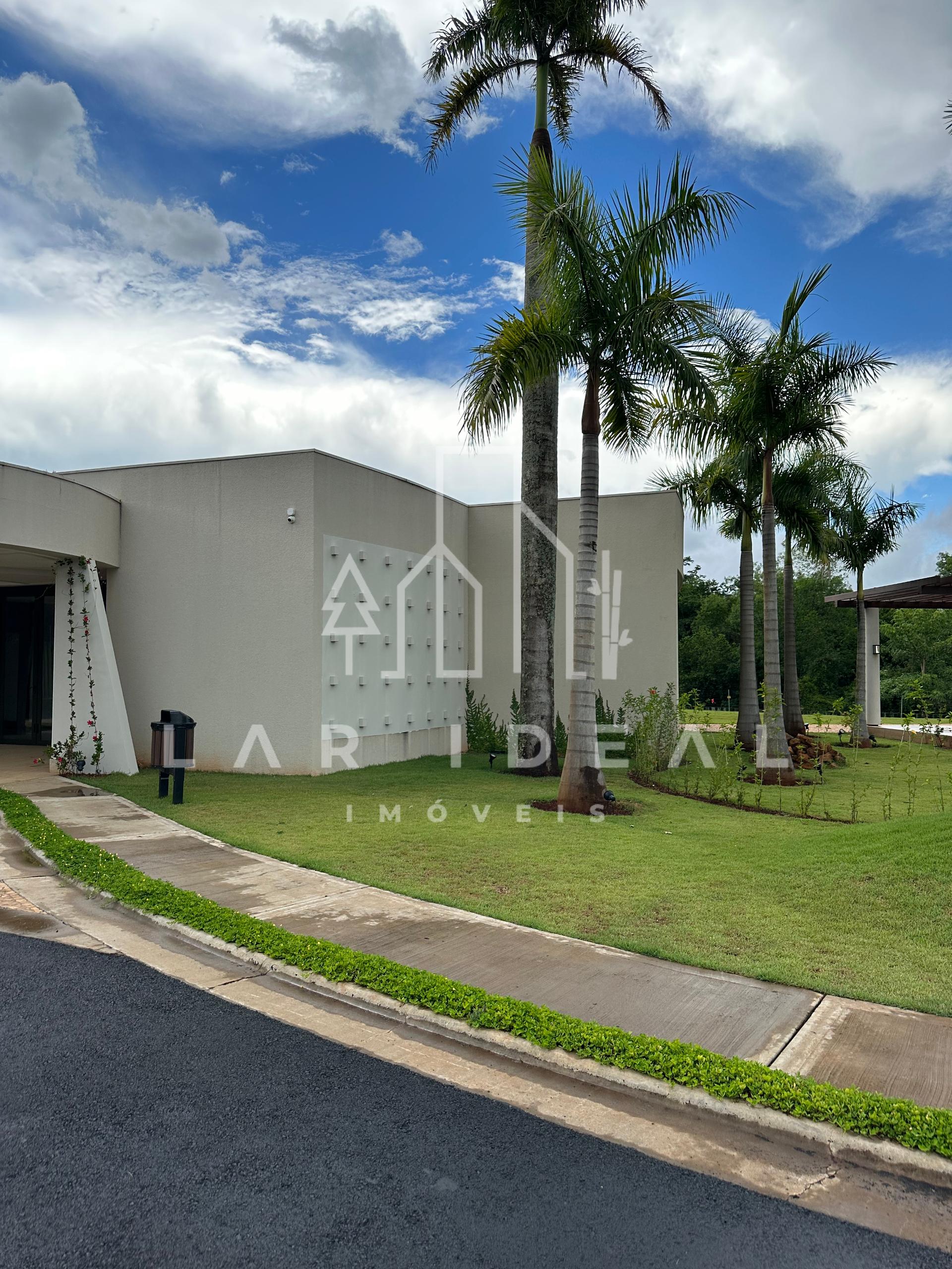 Terreno de 500m  no Condomínio Royal Boulevard, com exclusividade e lazer completo