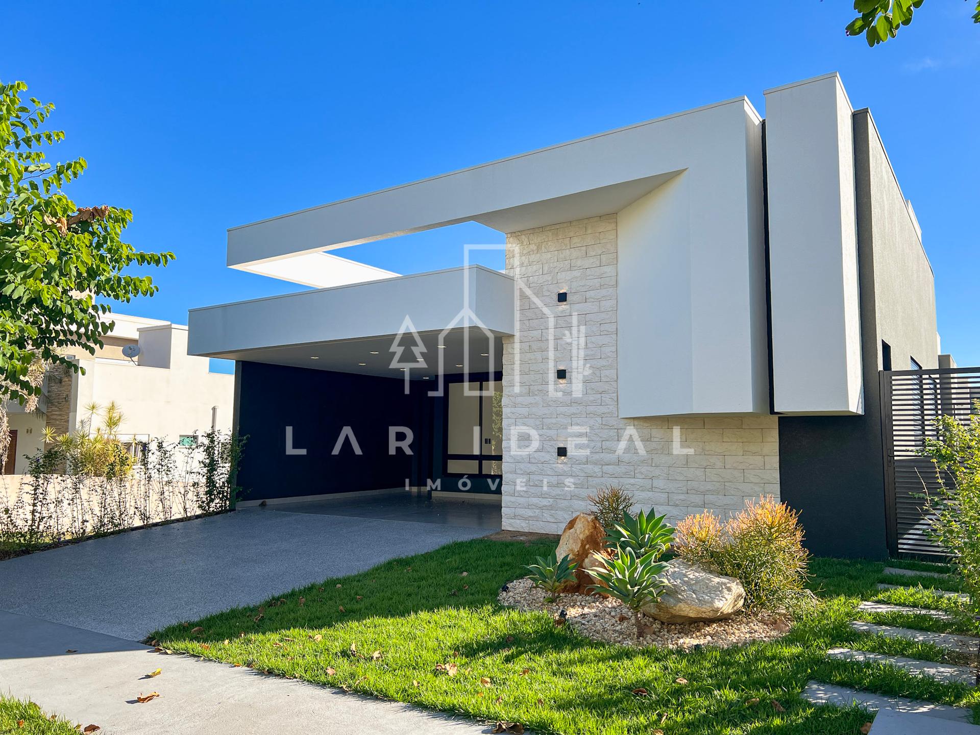 Construção Nova e Deslumbrante no Cond. Terras Alpha I, com 1 Suíte, 2 Quartos e Piscina
