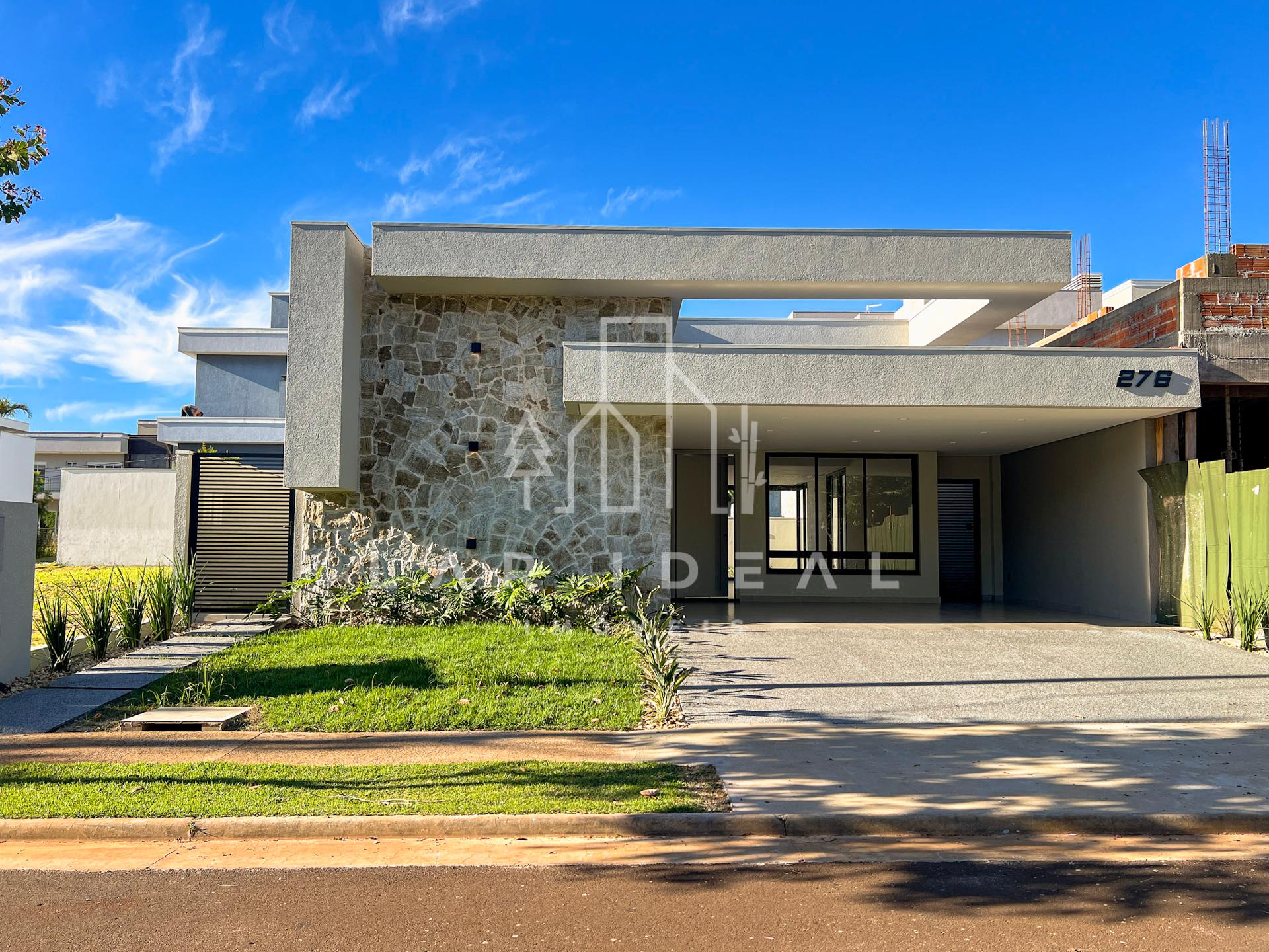 Construção Impecável no Cond. Terras Alpha II, com 1 Suíte, 2 Quartos e Piscina