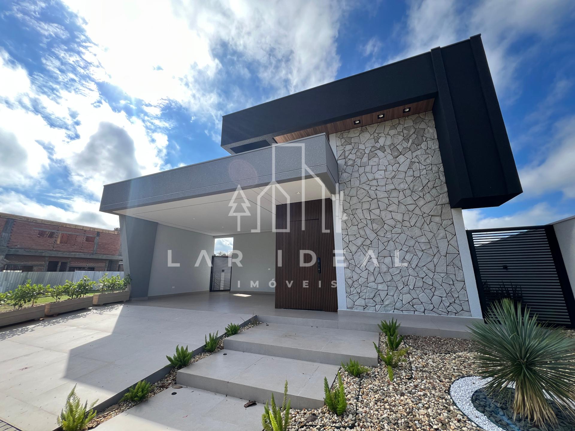 Casa com 3 Quartos (1 Suíte Master) no Condomínio Iguaçu