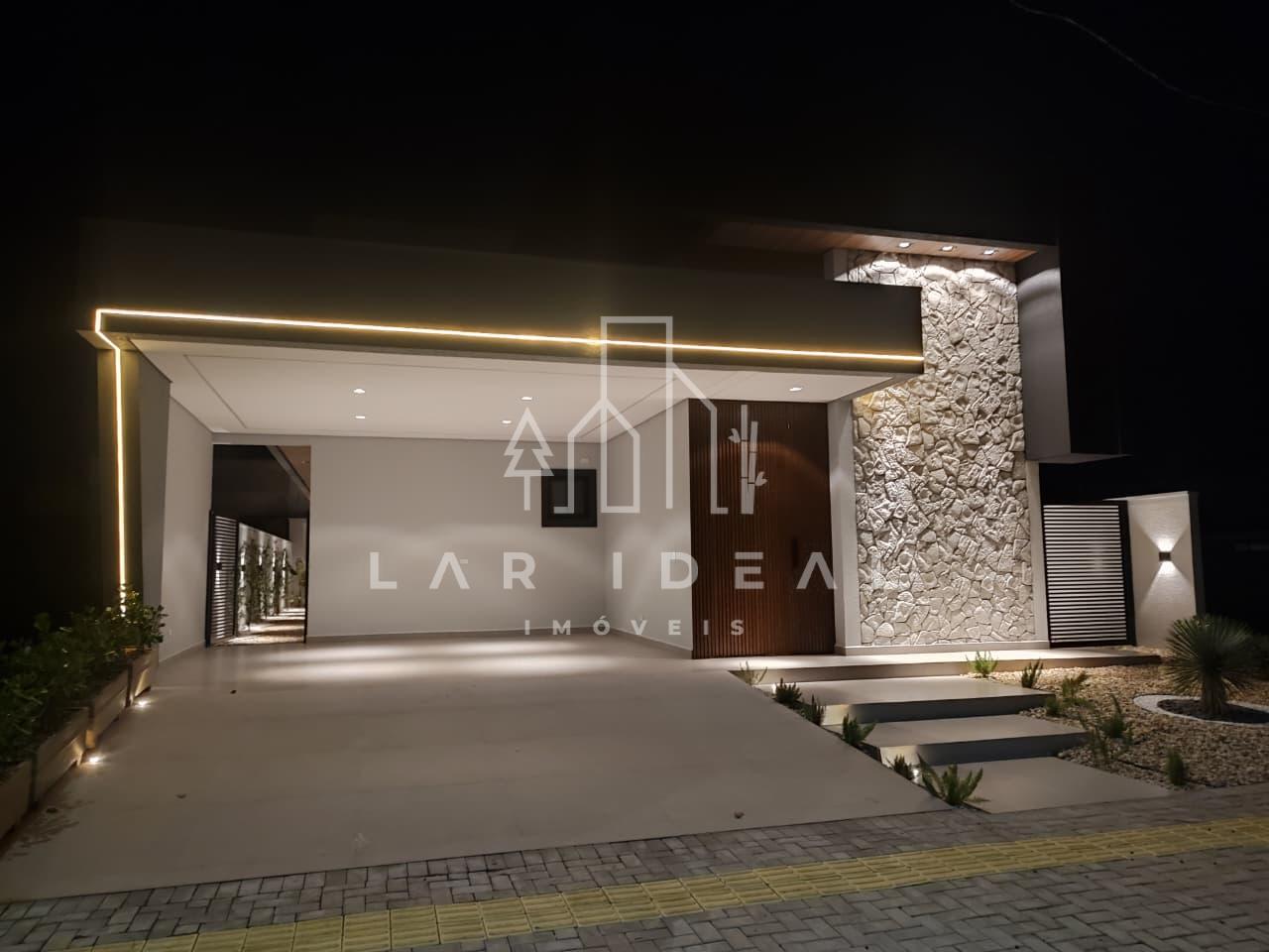 Casa com 3 Quartos (1 Suíte Master) no Condomínio Iguaçu
