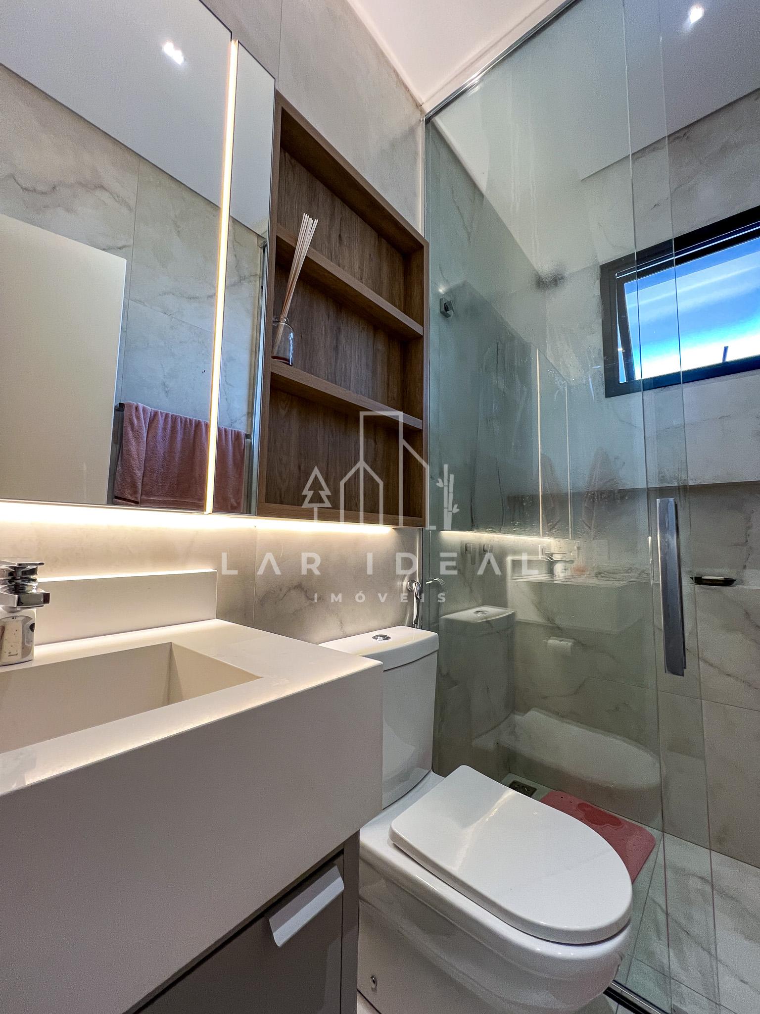 Magnífica Casa Mobiliada no Condomínio Safira com 03 Suítes