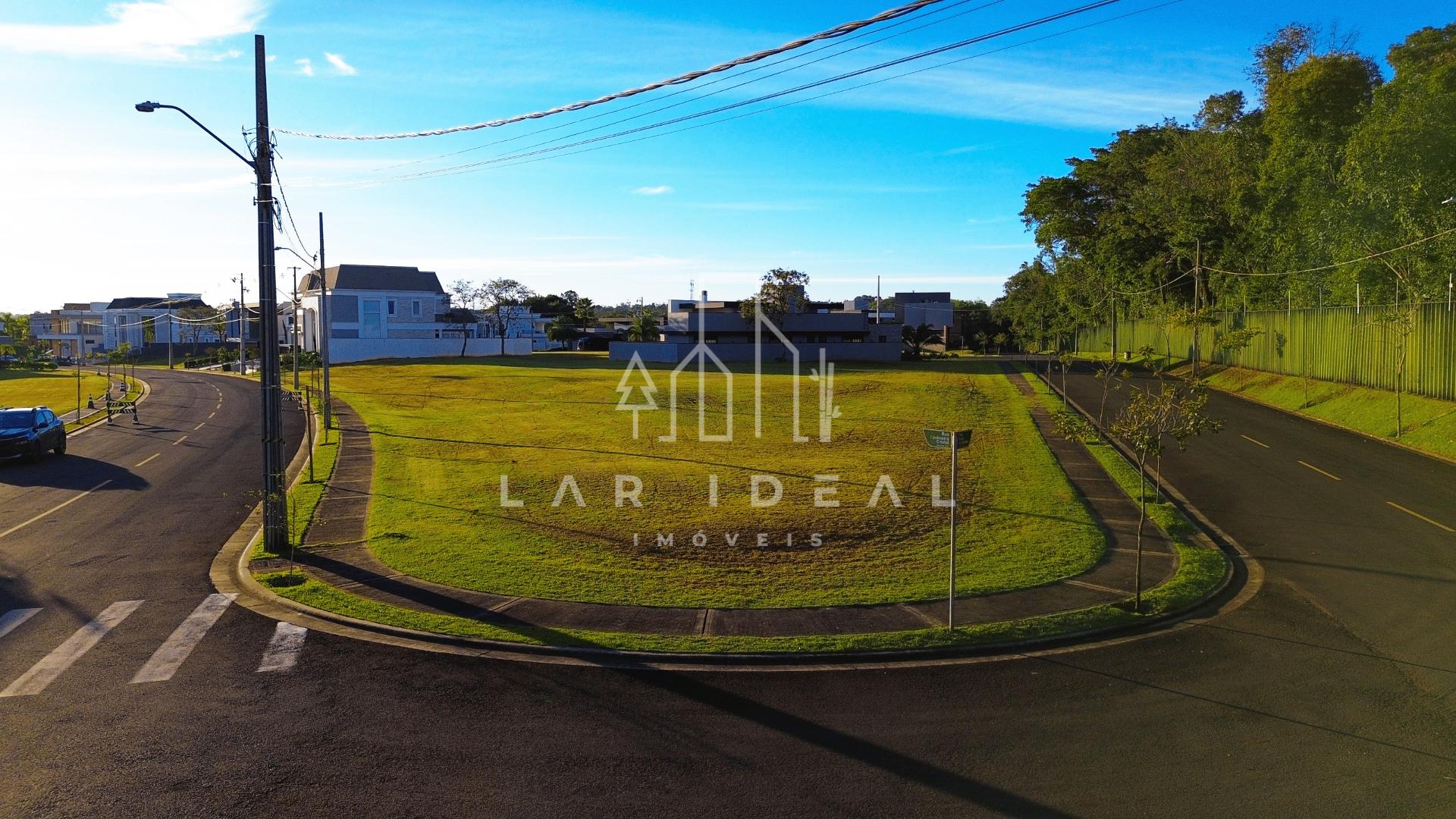 Terreno com 713m² no Condomínio Royal Boulevard, com Entrada e Saldo Parcelado Direto