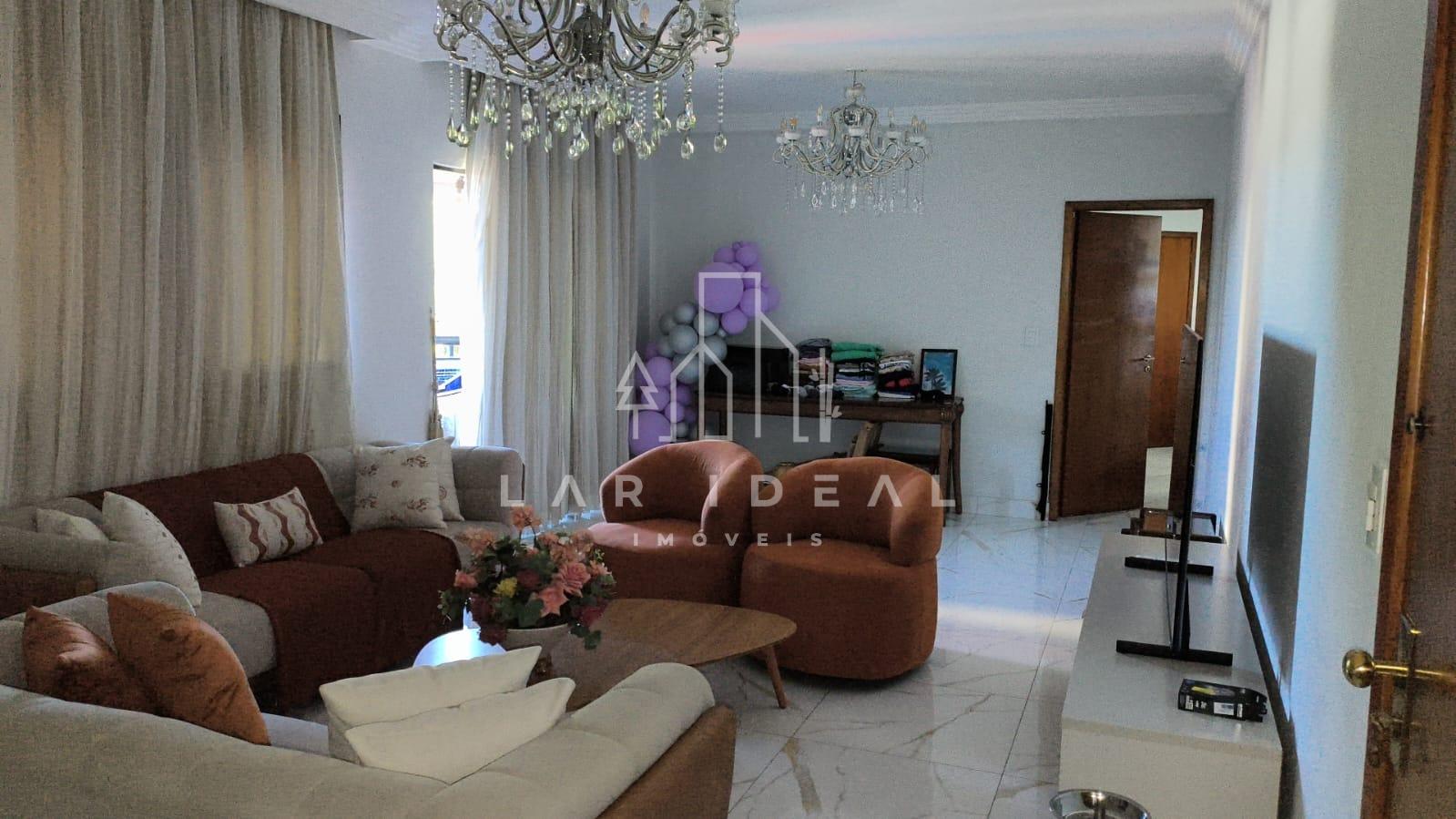 Apartamento à Venda no Centro de Foz do Iguaçu com 170 m² privativos