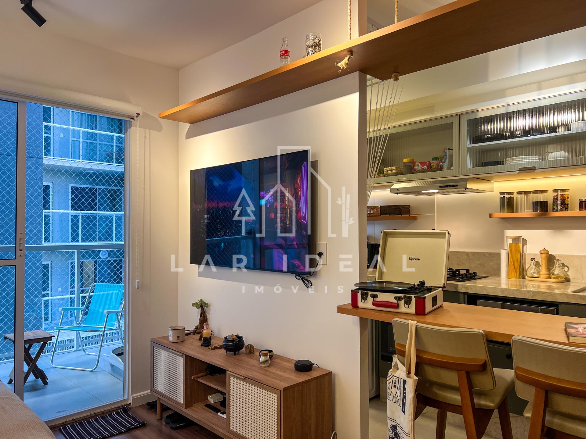 Apartamento semimobiliado para Airbnb à venda no condomínio Royal Legacy em Foz
