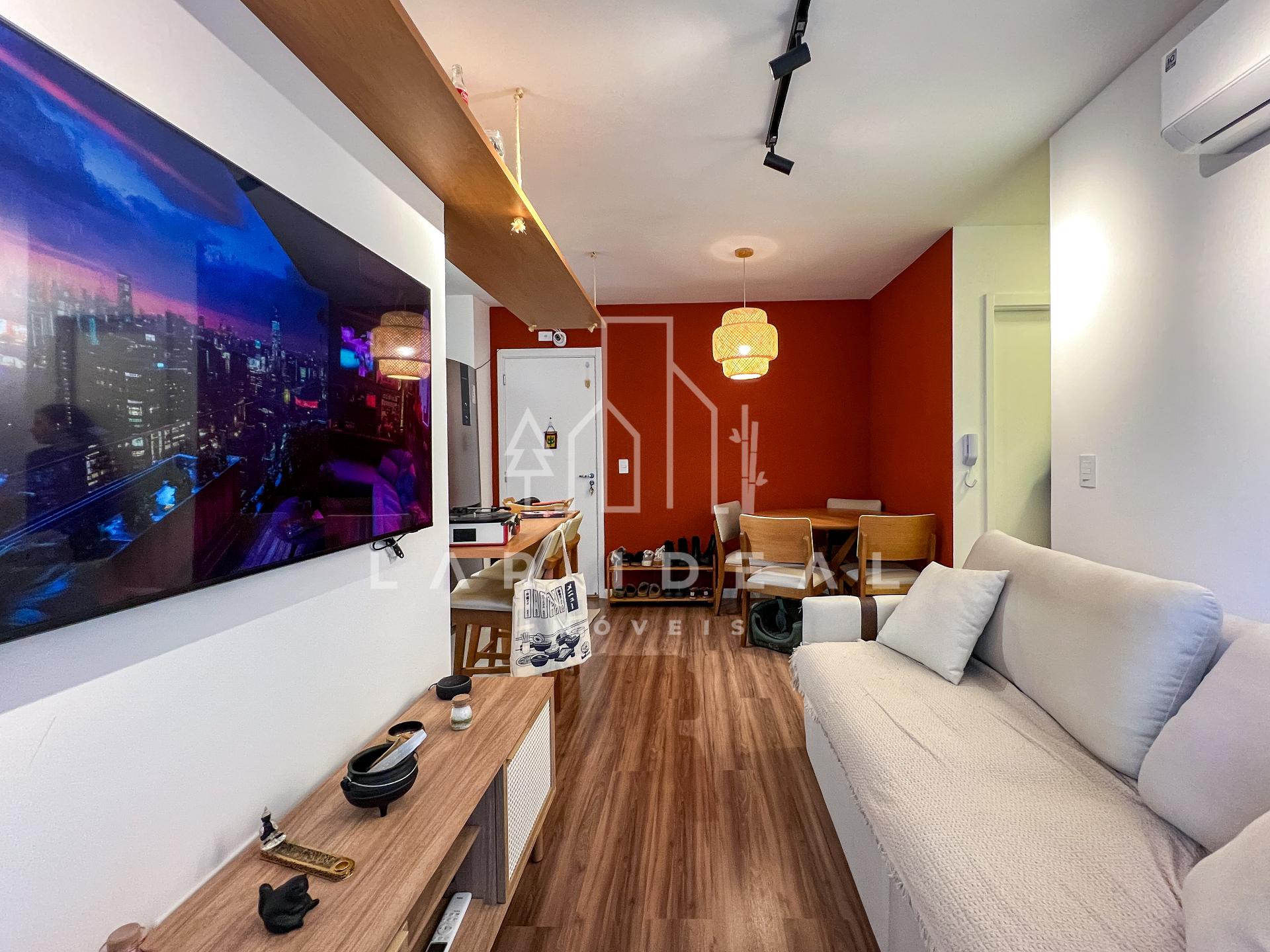Apartamento semimobiliado para Airbnb à venda no condomínio Royal Legacy em Foz