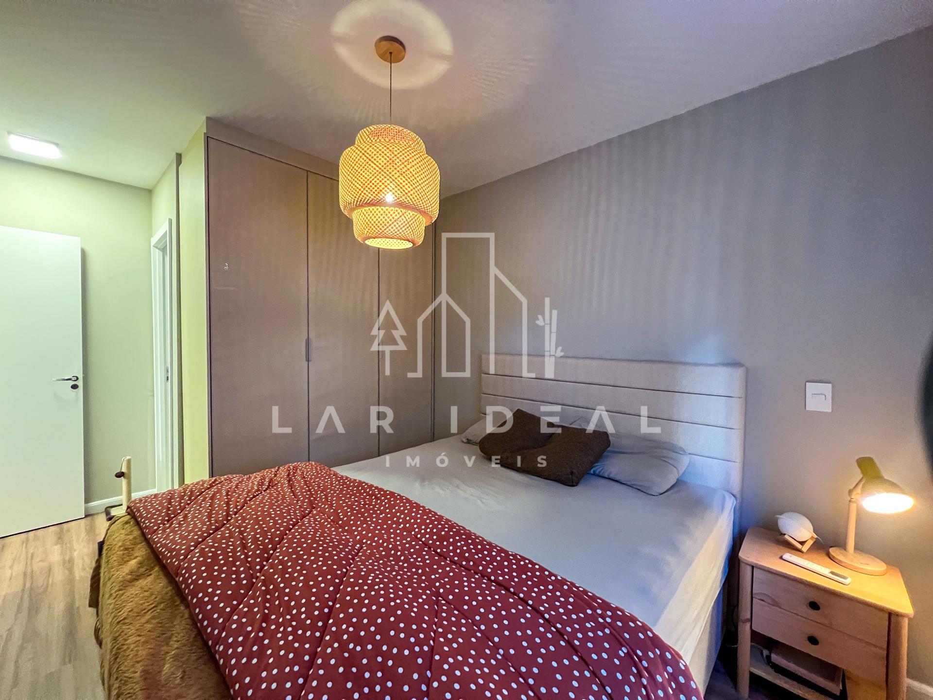 Apartamento semimobiliado para Airbnb à venda no condomínio Royal Legacy em Foz
