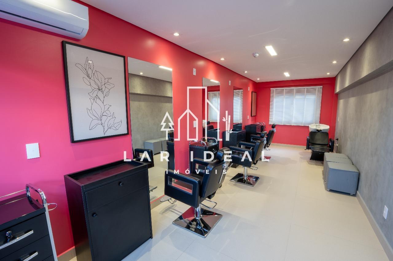 Apartamento semimobiliado para Airbnb à venda no condomínio Royal Legacy em Foz