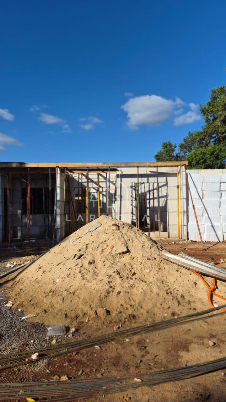 Casa com 02 quartos em Construção no Jardim Novo Horizonte
