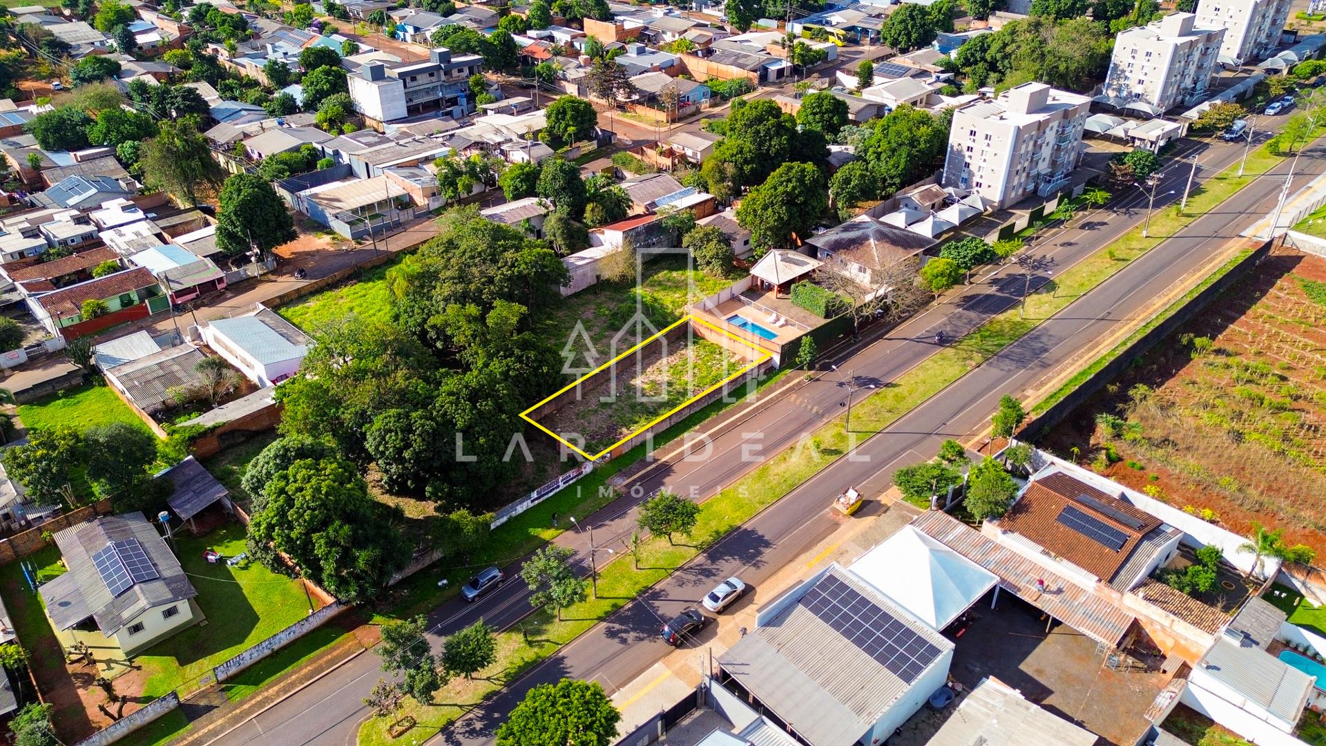 Terreno Comercial com 395,60m² na Av. Safira em frente ao Muff...