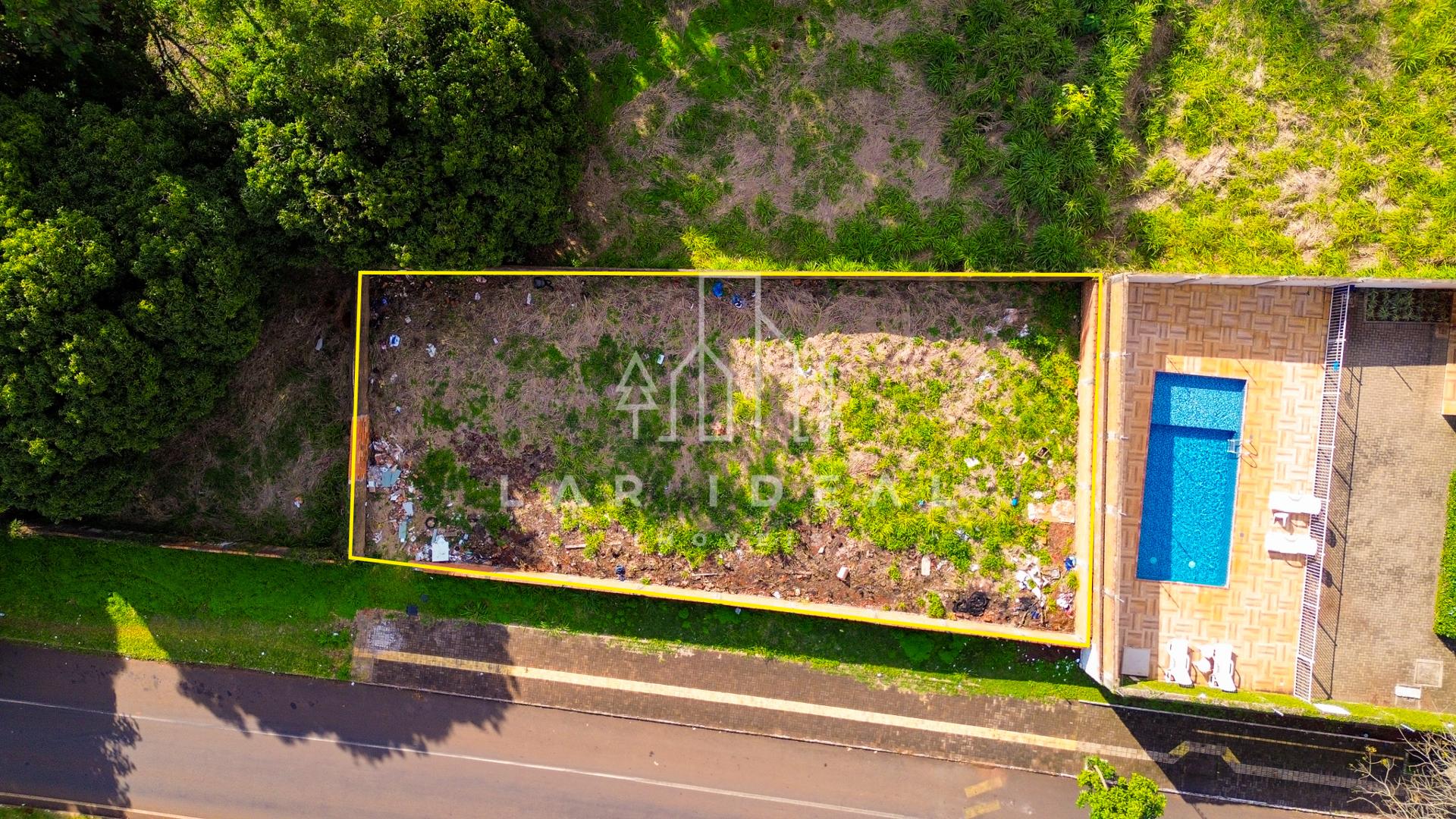 Terreno Comercial com 395,60m² na Av. Safira em frente ao Muff...