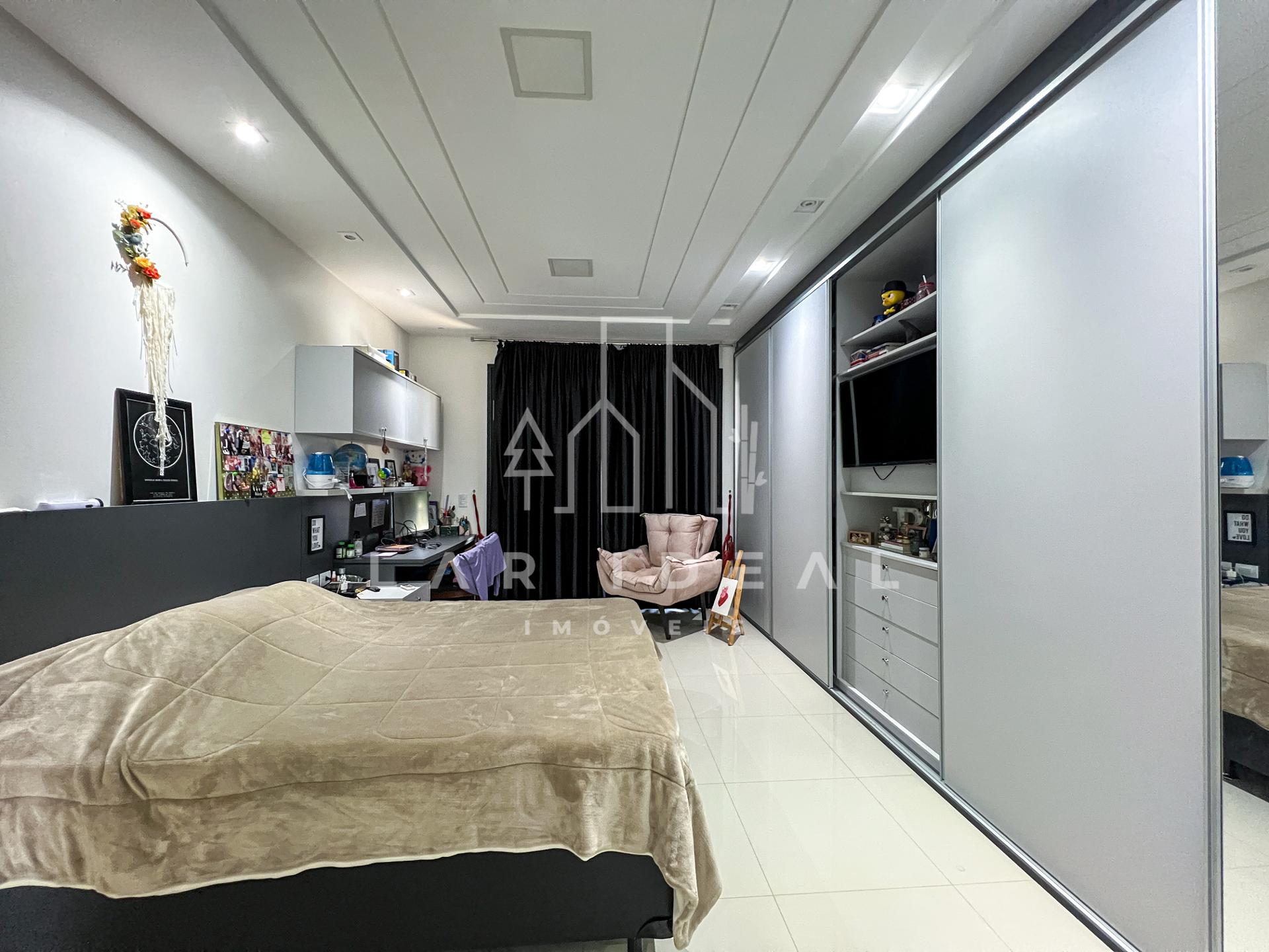 Sobrado de Luxo no Cond. Terras Alpha II, mobiliado, com 3 suites, área gourmet e piscina