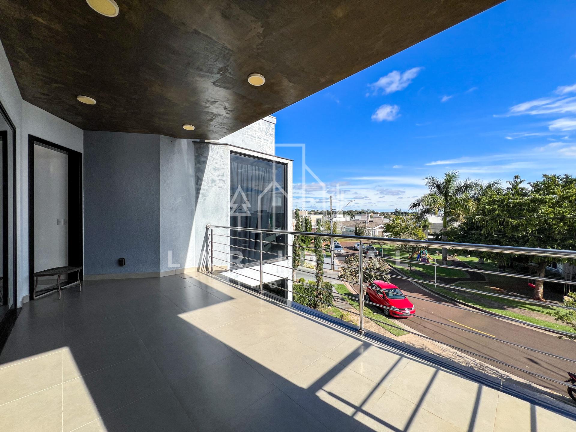 Sobrado de Luxo no Cond. Terras Alpha II, mobiliado, com 3 suites, área gourmet e piscina