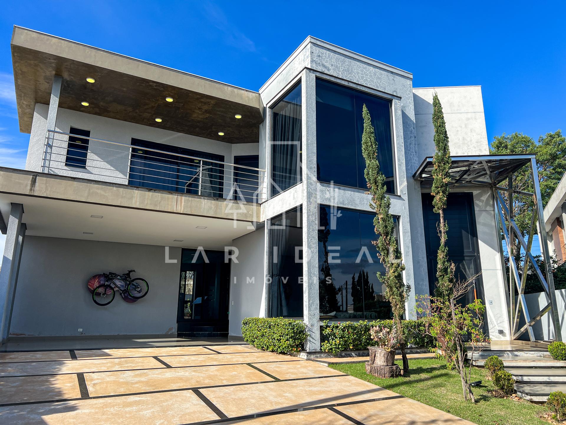 Sobrado de Luxo no Cond. Terras Alpha II, mobiliado, com 3 suites, área gourmet e piscina