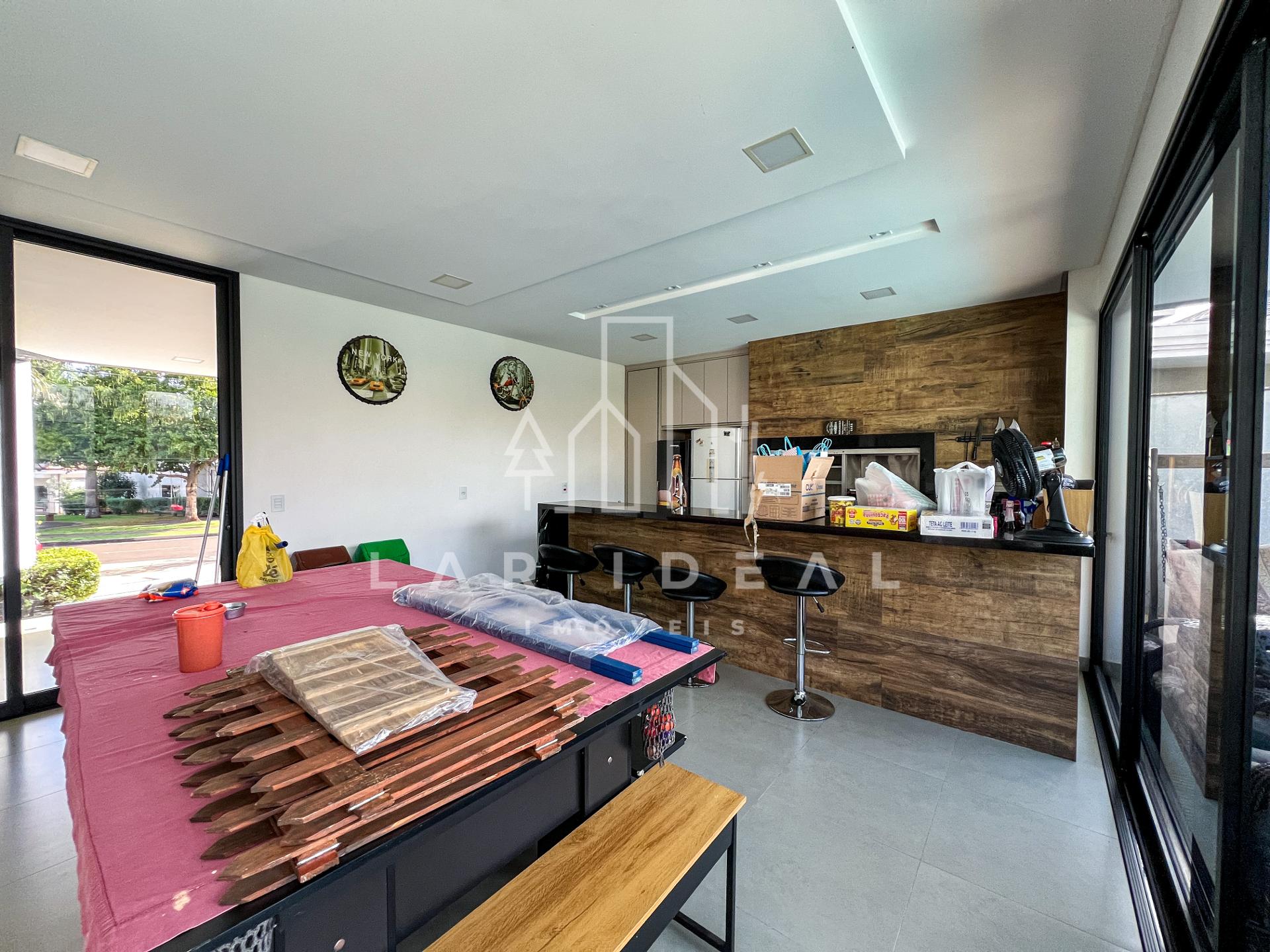 Sobrado de Luxo no Cond. Terras Alpha II, mobiliado, com 3 suites, área gourmet e piscina
