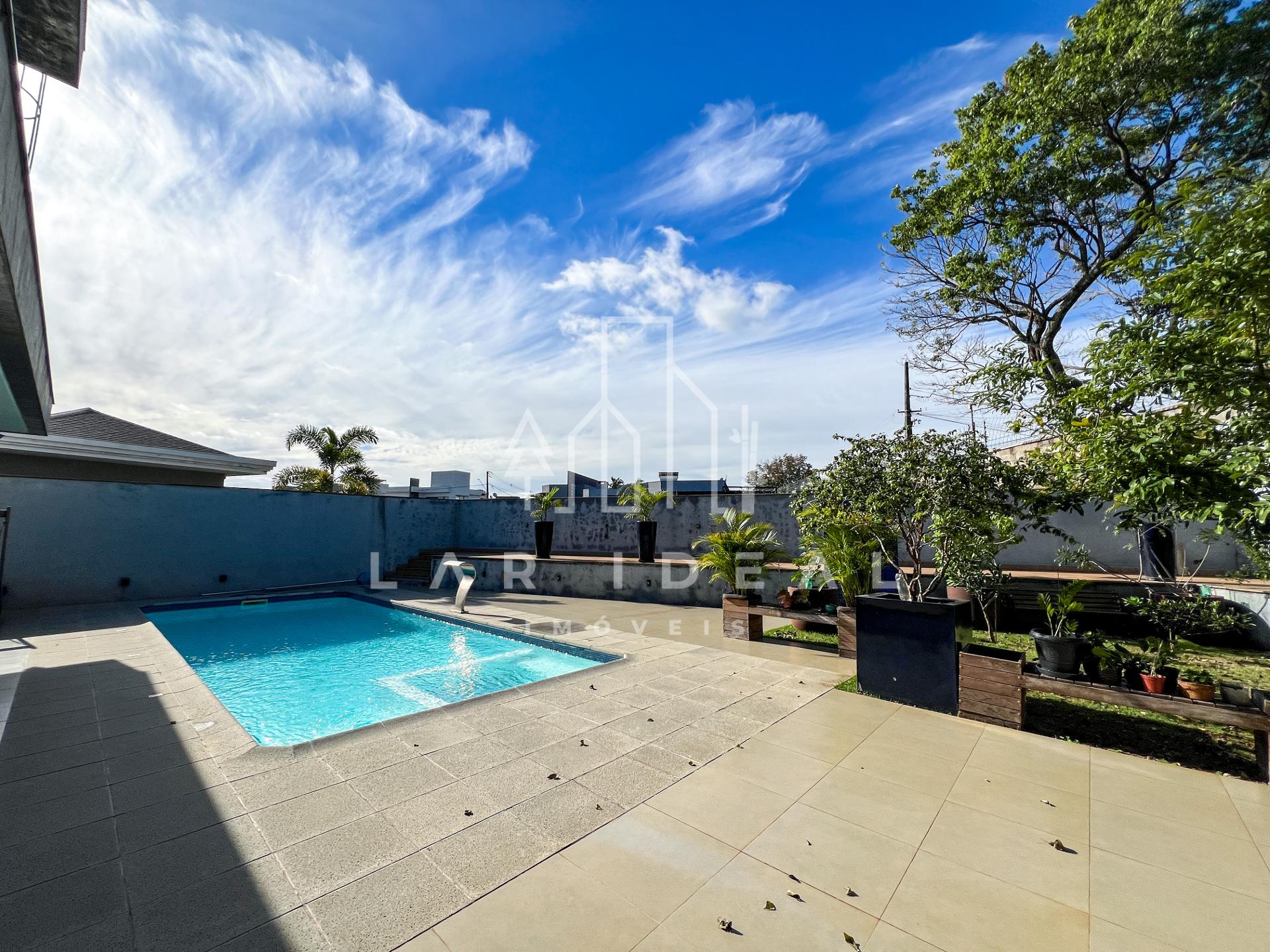 Sobrado de Luxo no Cond. Terras Alpha II, mobiliado, com 3 suites, área gourmet e piscina