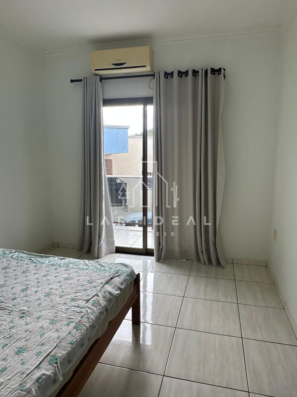 Sobrado em Condominio Fechado em Três Lagoas com 3 quartos, 1 suíte e espaço nos fundos