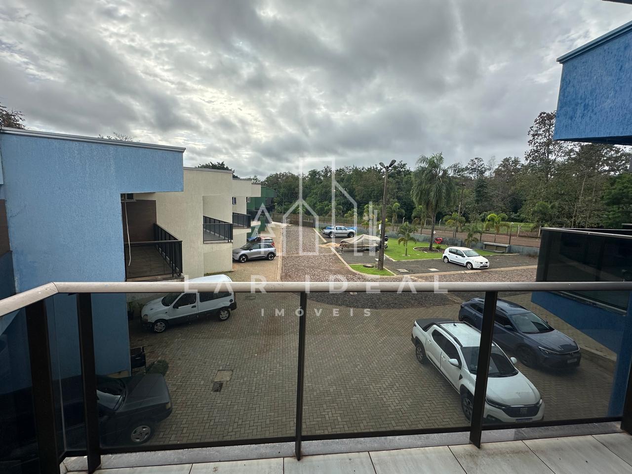Sobrado em Condominio Fechado em Três Lagoas com 3 quartos, 1 suíte e espaço nos fundos