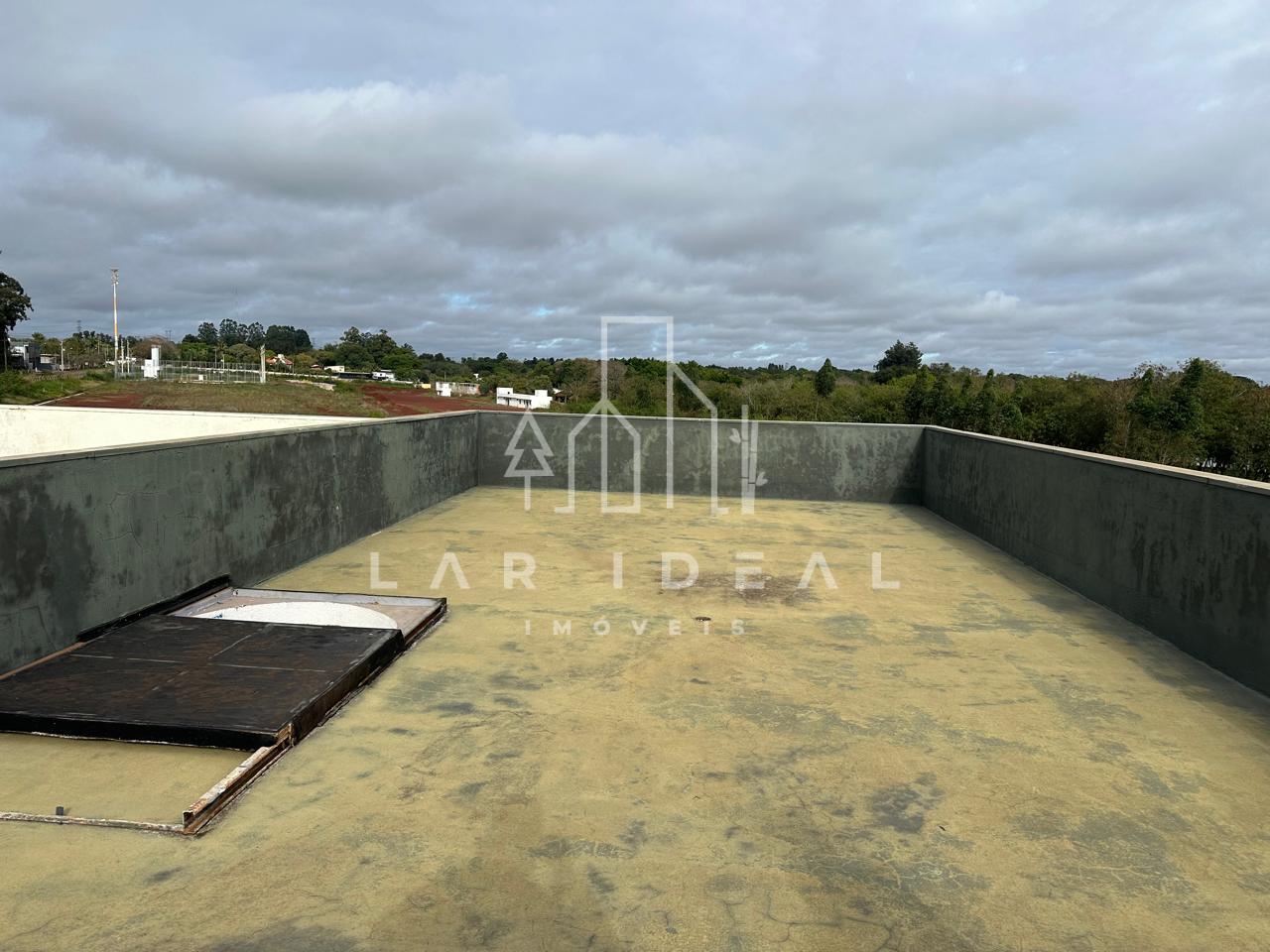 Sobrado em Condominio Fechado em Três Lagoas com 3 quartos, 1 suíte e espaço nos fundos