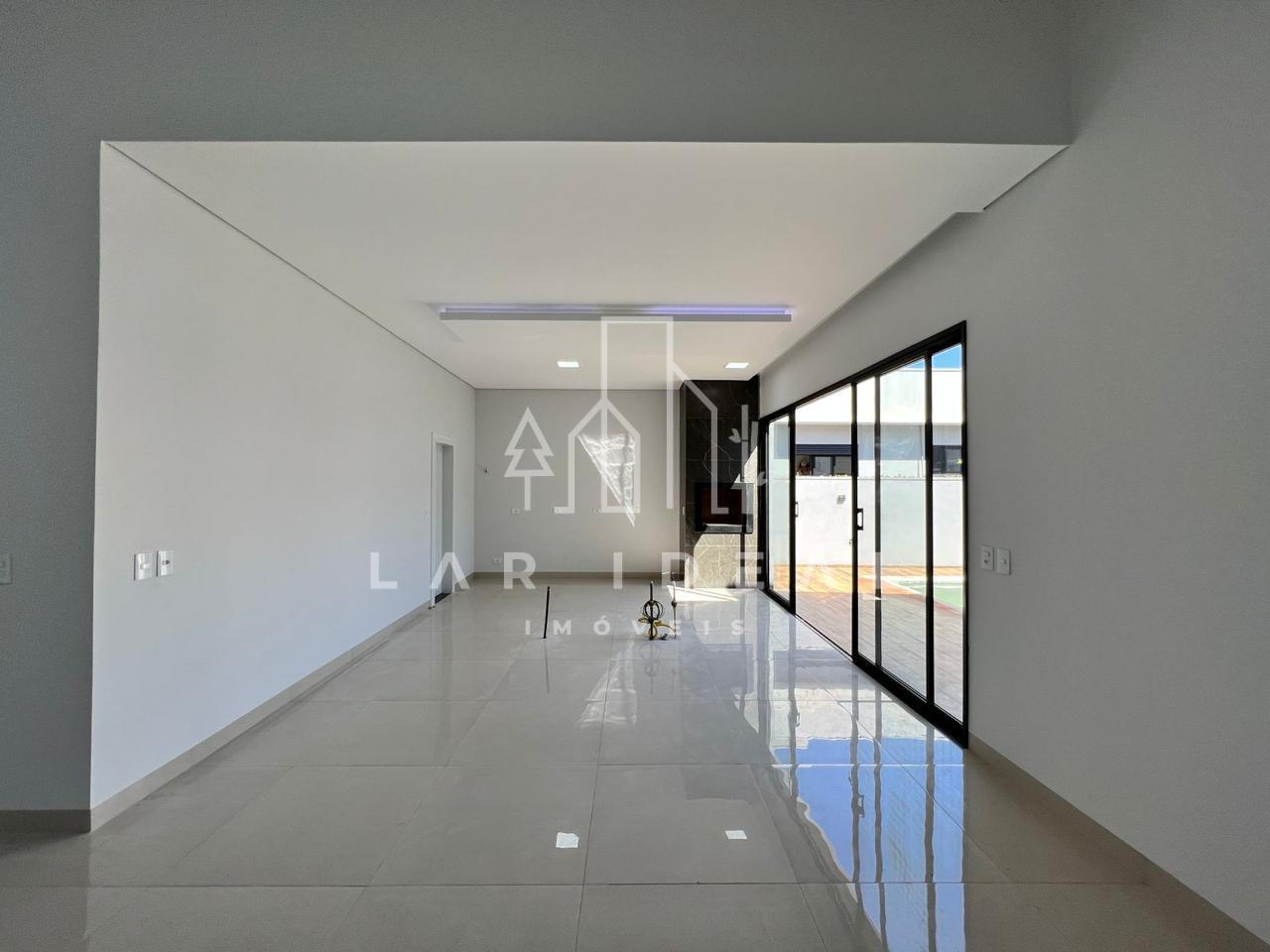 Casa de alto padrao no Condominio Vale Verde, com 3 suites, es...
