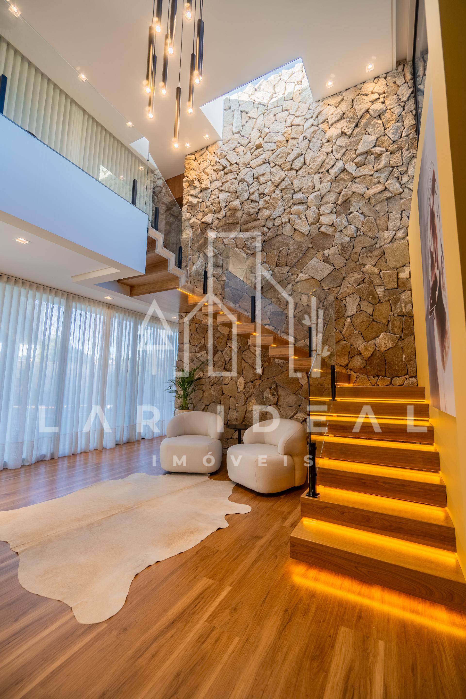 Sofisticao e Exclusividade em uma Residncia nica no Cond. Royal Boulevard - Fase 2