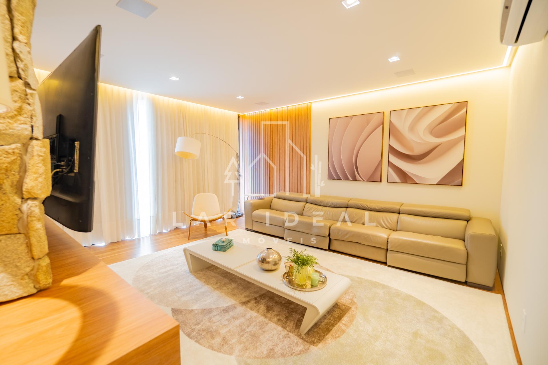 Sofisticao e Exclusividade em uma Residncia nica no Cond. Royal Boulevard - Fase 2