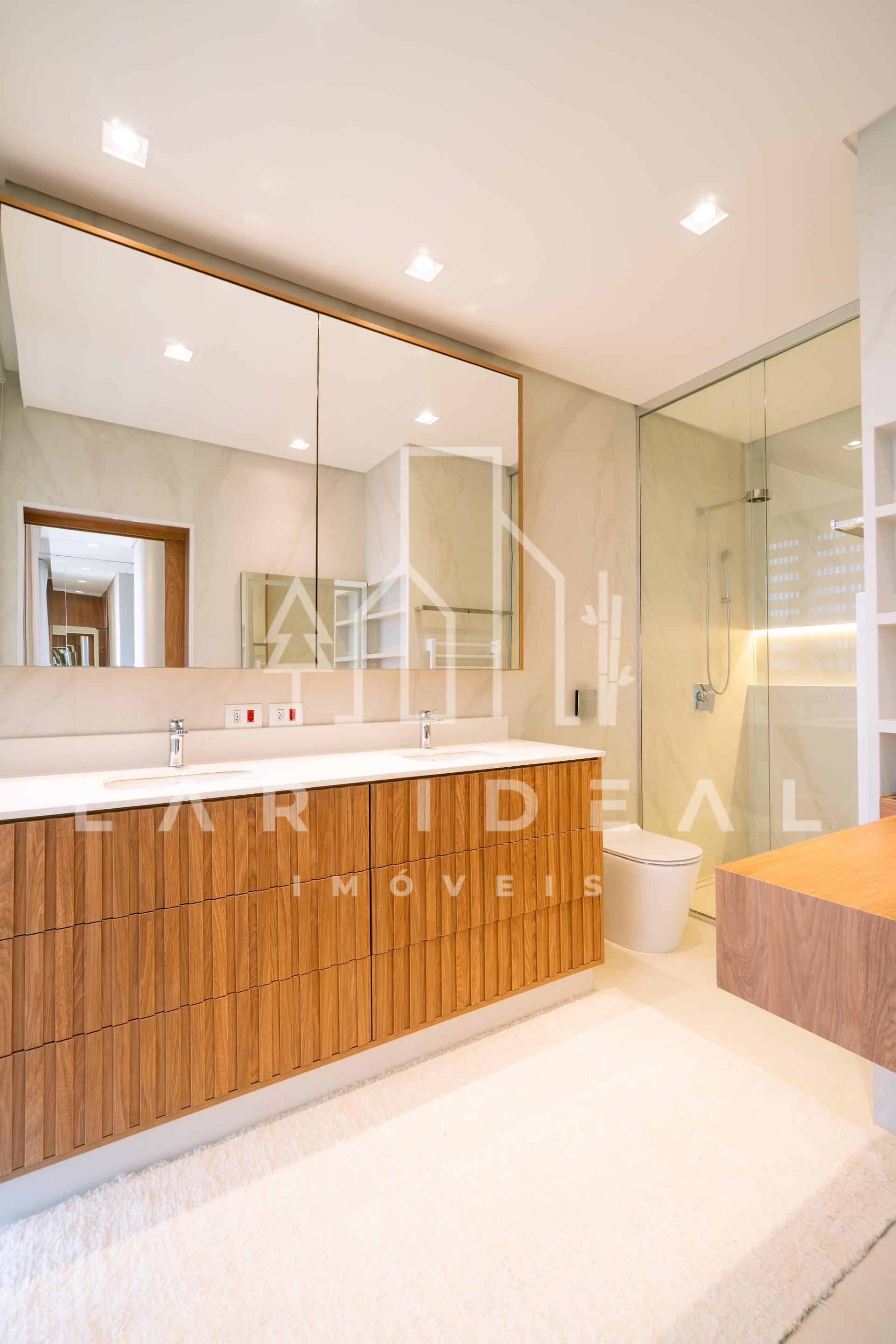 Sofisticao e Exclusividade em uma Residncia nica no Cond. Royal Boulevard - Fase 2